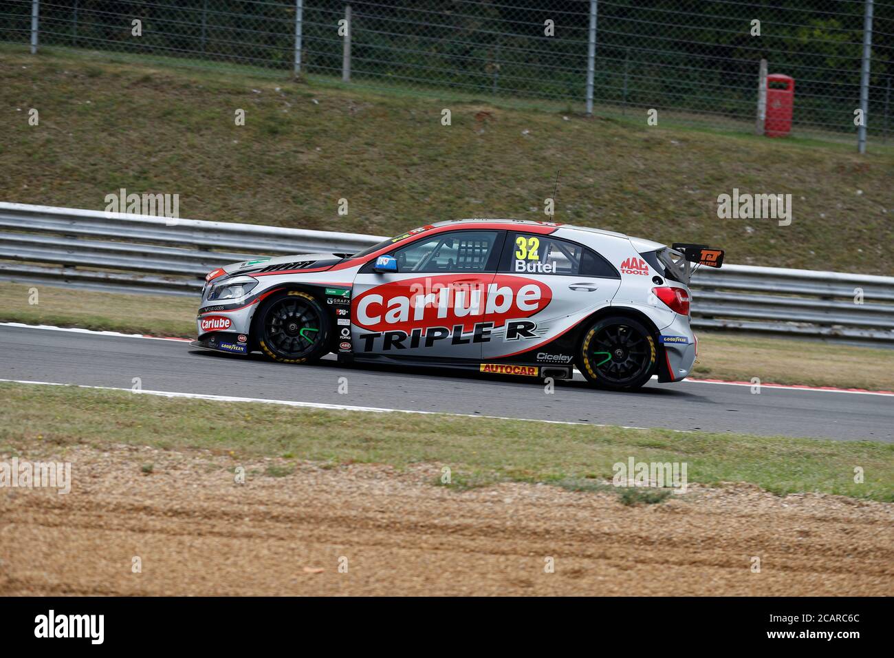 8 agosto 2020; Brands Hatch Circuit, West Kingsdown, Kent, Inghilterra; Kwik Fit British Touring Car Championship, Qualifying Day; Jack Butel nel suo tripler Racing con Mac Tools Mercedes-Benz A-Class durante le qualifiche Foto Stock