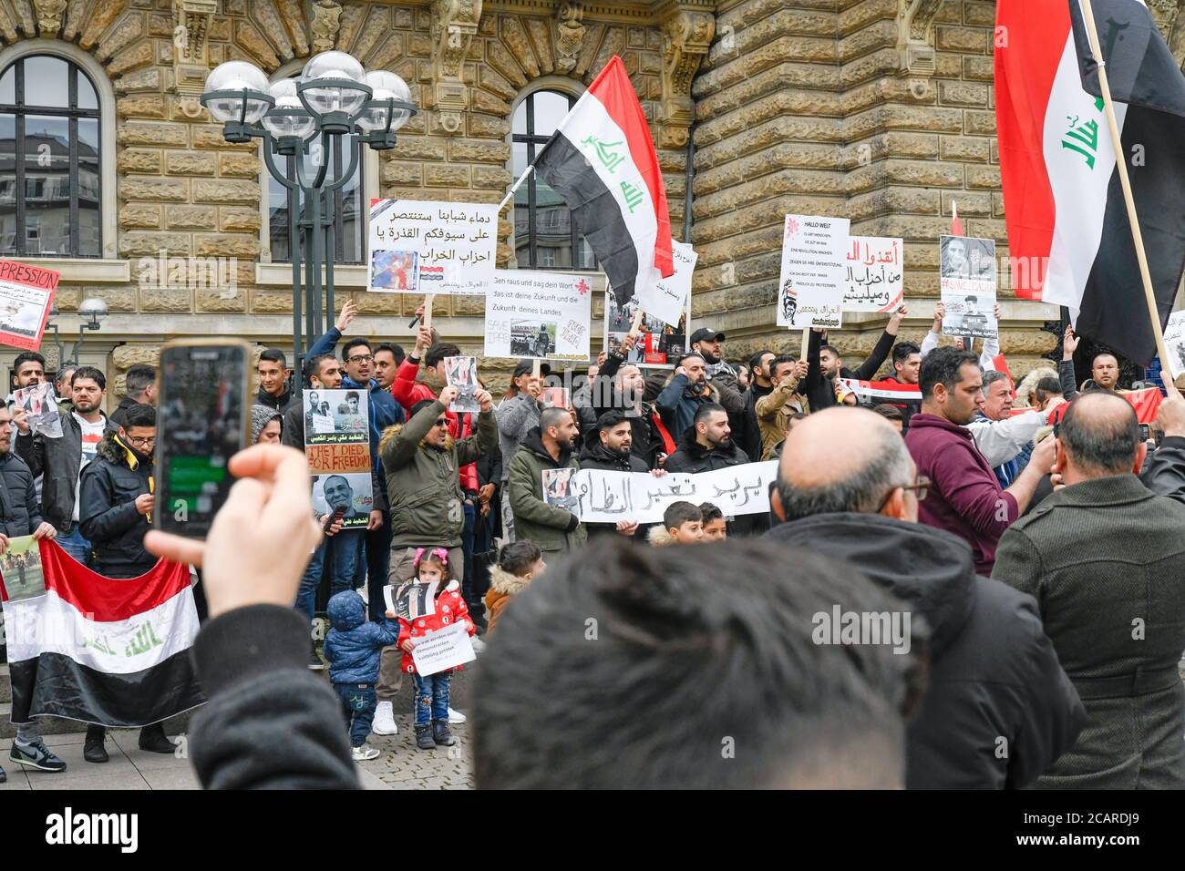 Manifestazione contro la violenza contro i manifestanti pacifici in Iraq, Amburgo, Germania, 06 ottobre 2019. Foto Stock