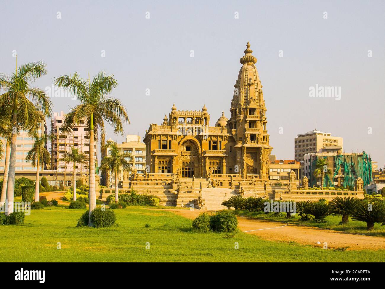 Il Cairo, la moderna città di Heliopolis è stata costruita dal Barone Empain all'inizio del 20 ° secolo. Il palazzo del Barone Empain, stile Khmer. Foto Stock