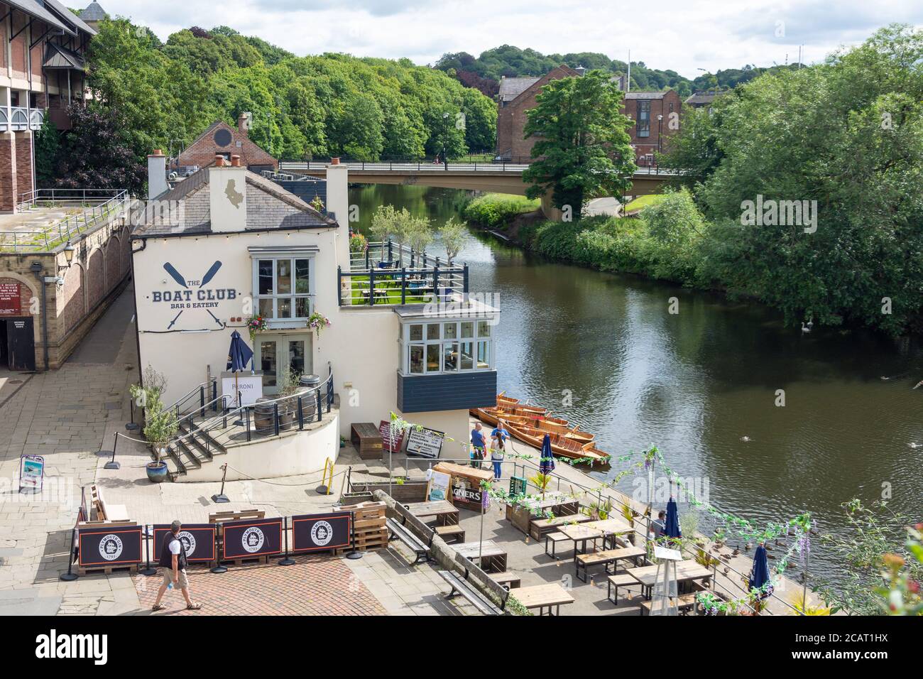 The Boat Club e River Wear da Elvet Bridge, Durham, County Durham, Inghilterra, Regno Unito Foto Stock