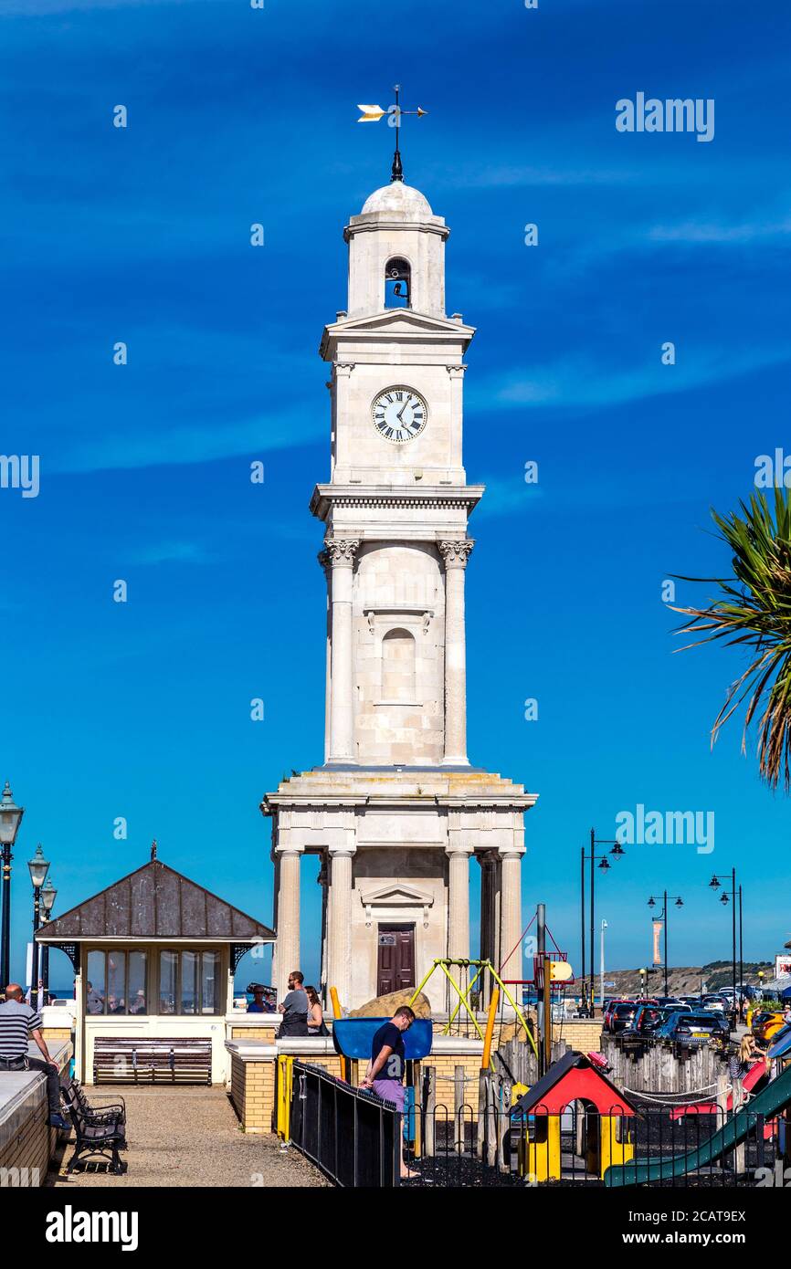 Torre dell'orologio della Baia di Herne del XIX secolo sul mare a Herne Bay, Kent, Regno Unito Foto Stock