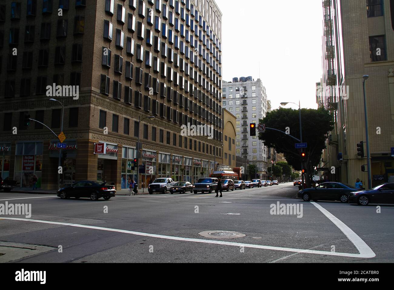 Downtown Los Angeles, CA/USA - Nov 26,2018: 7th Street all'incrocio con Hope Street nel centro di Los Angeles Foto Stock