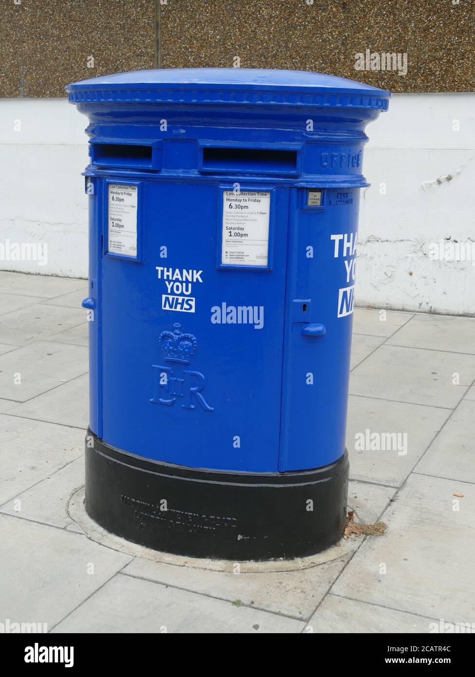 Blue Mailbox per ringraziare l'NHS durante il Covid 19 pandemia Foto Stock