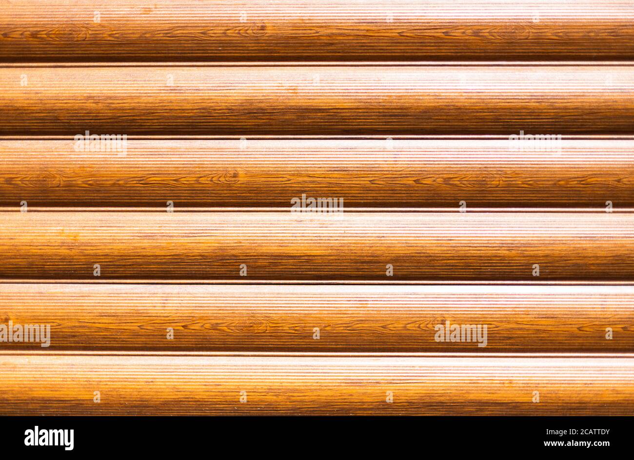 Tavole di legno marrone orizzontali. Struttura decorativa naturale. Foto Stock
