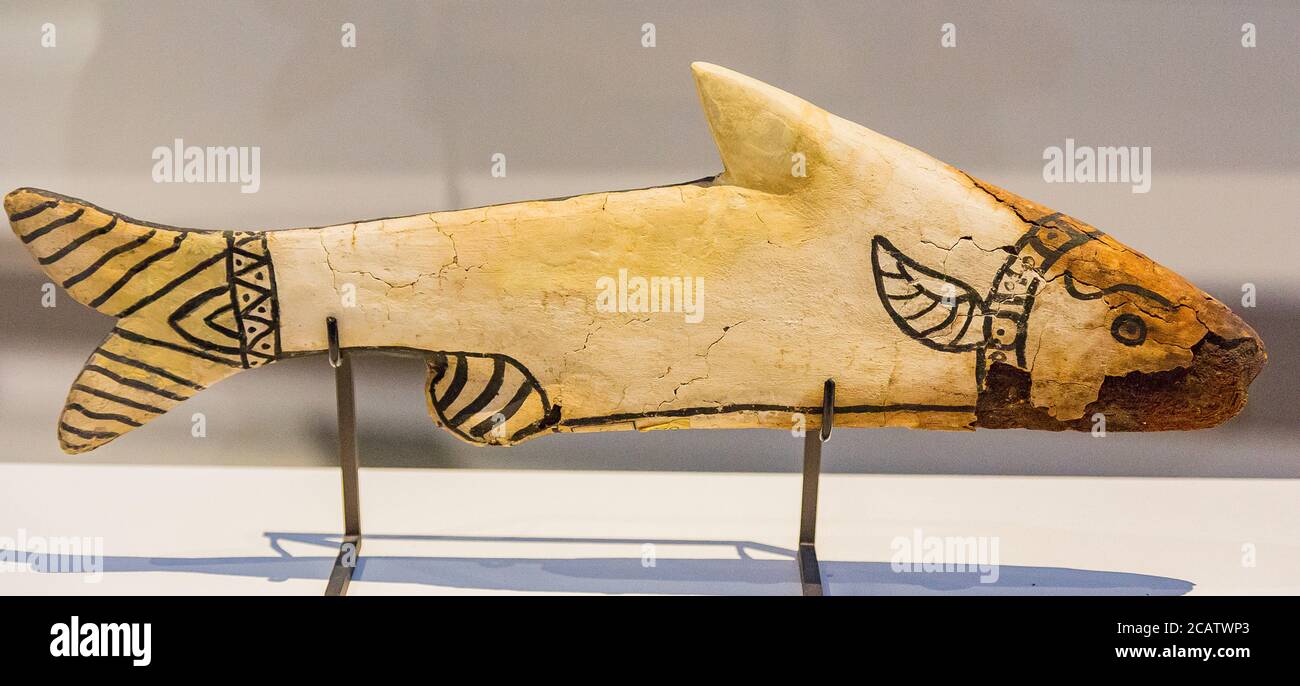 Mostra 'il regno animale nell'antico Egitto', organizzata nel 2015 dal Museo del Louvre di Lens. Pesce reliquiario. Foto Stock