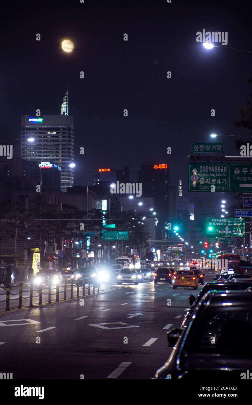 Seoul/Corea del Sud-18.10.2016:la notte seoul Street vista Foto Stock