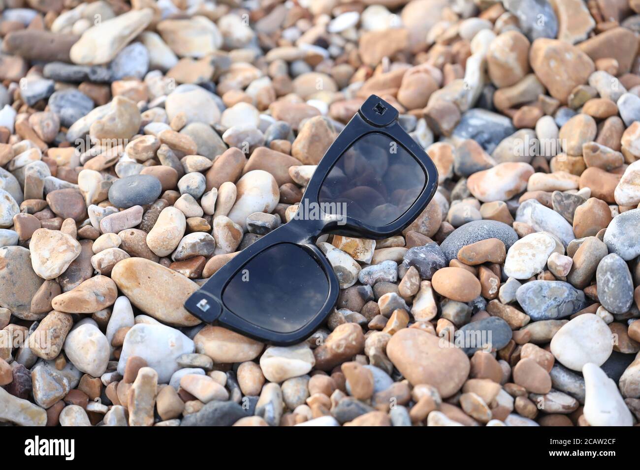 Occhiali Da Sole Rotti Immagini e Fotos Stock - Alamy