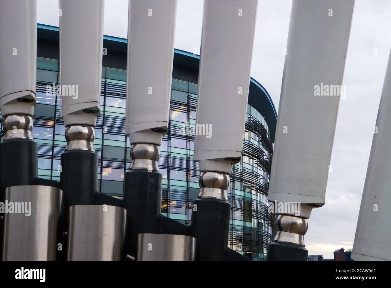 BBC Quay House visto dal ponte pedonale di Media City, The Quays, Salford, Greater Manchester, Inghilterra, Regno Unito Foto Stock
