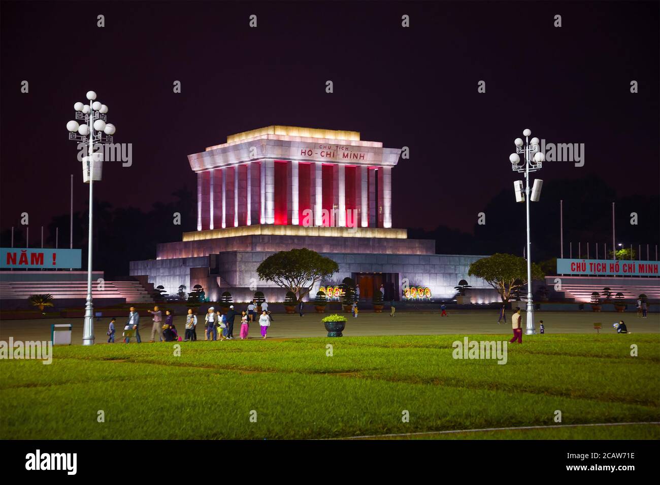 HANOI, VIETNAM - 09 GENNAIO 2016: Tarda serata al Mausoleo di ho Chi Minh Foto Stock