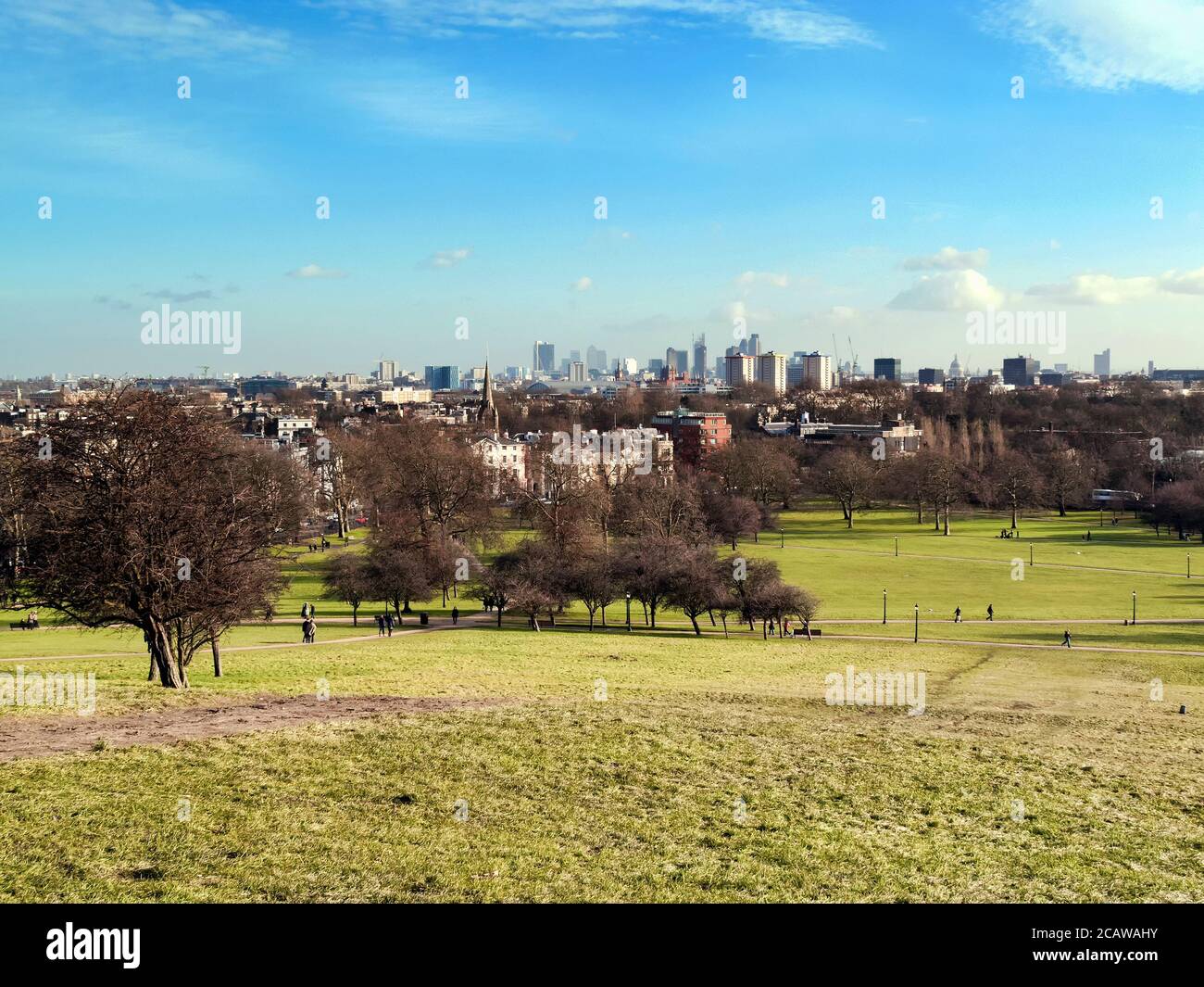 Londra, UK, 17 Gennaio 2010 : Vista dal Primrose Hill Regents Park dell'architettura e del quartiere finanziario che è una destinazione di viaggio popolare t Foto Stock