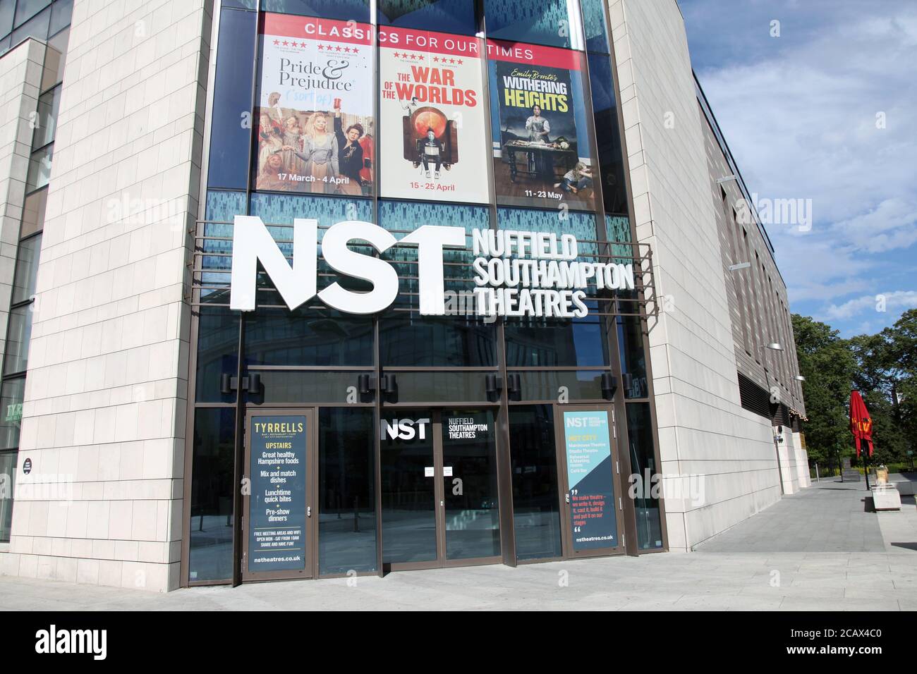 NST Nuffield Southampton Theatre, sopra Bar Street, Southampton, Inghilterra, Regno Unito, agosto 2020 Foto Stock