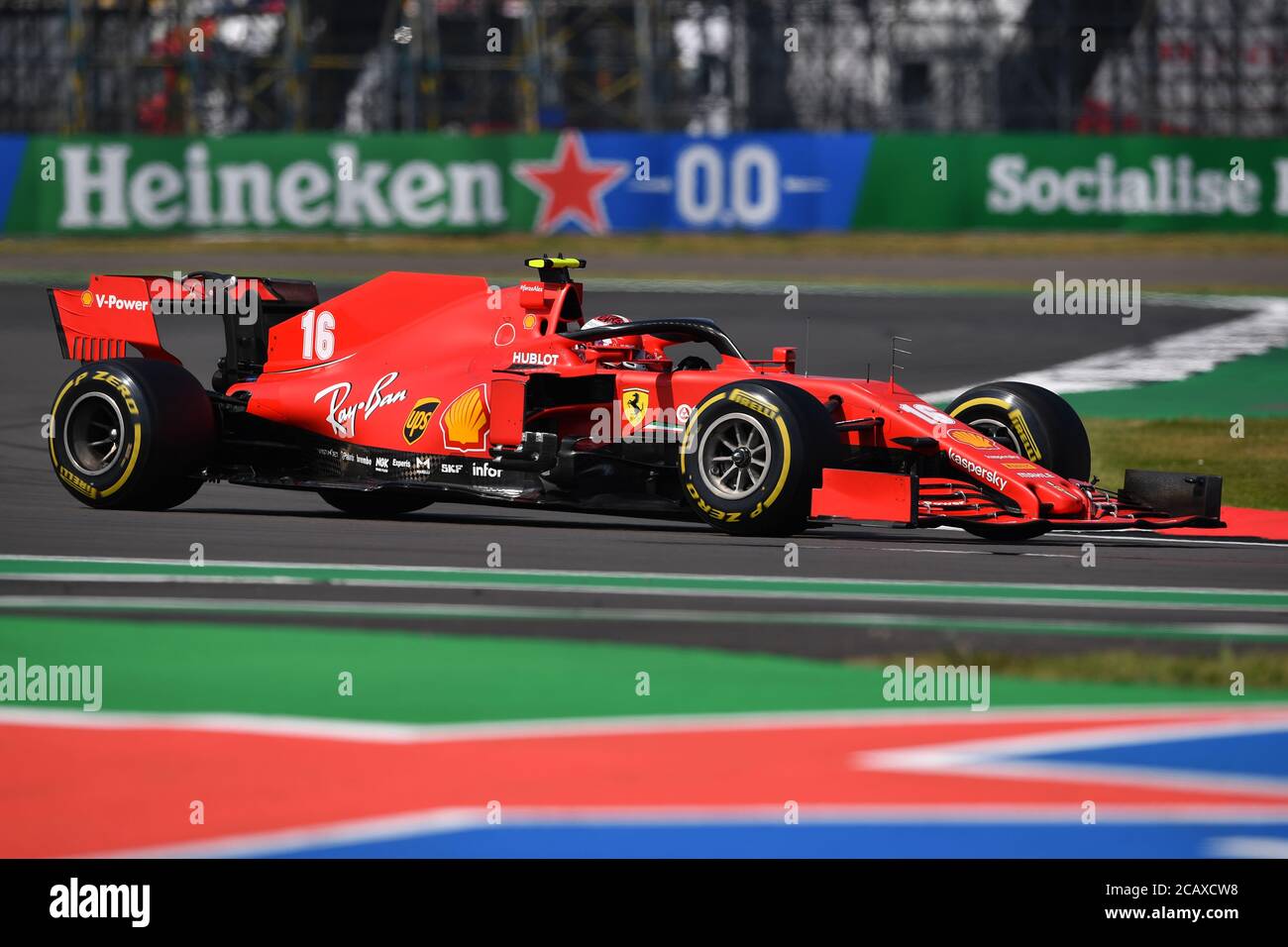 Il pilota monegasco della Ferrari Charles Leclerc guida durante il 70° anniversario del Gran Premio di Formula uno al circuito di Silverstone, Northampton. Foto Stock