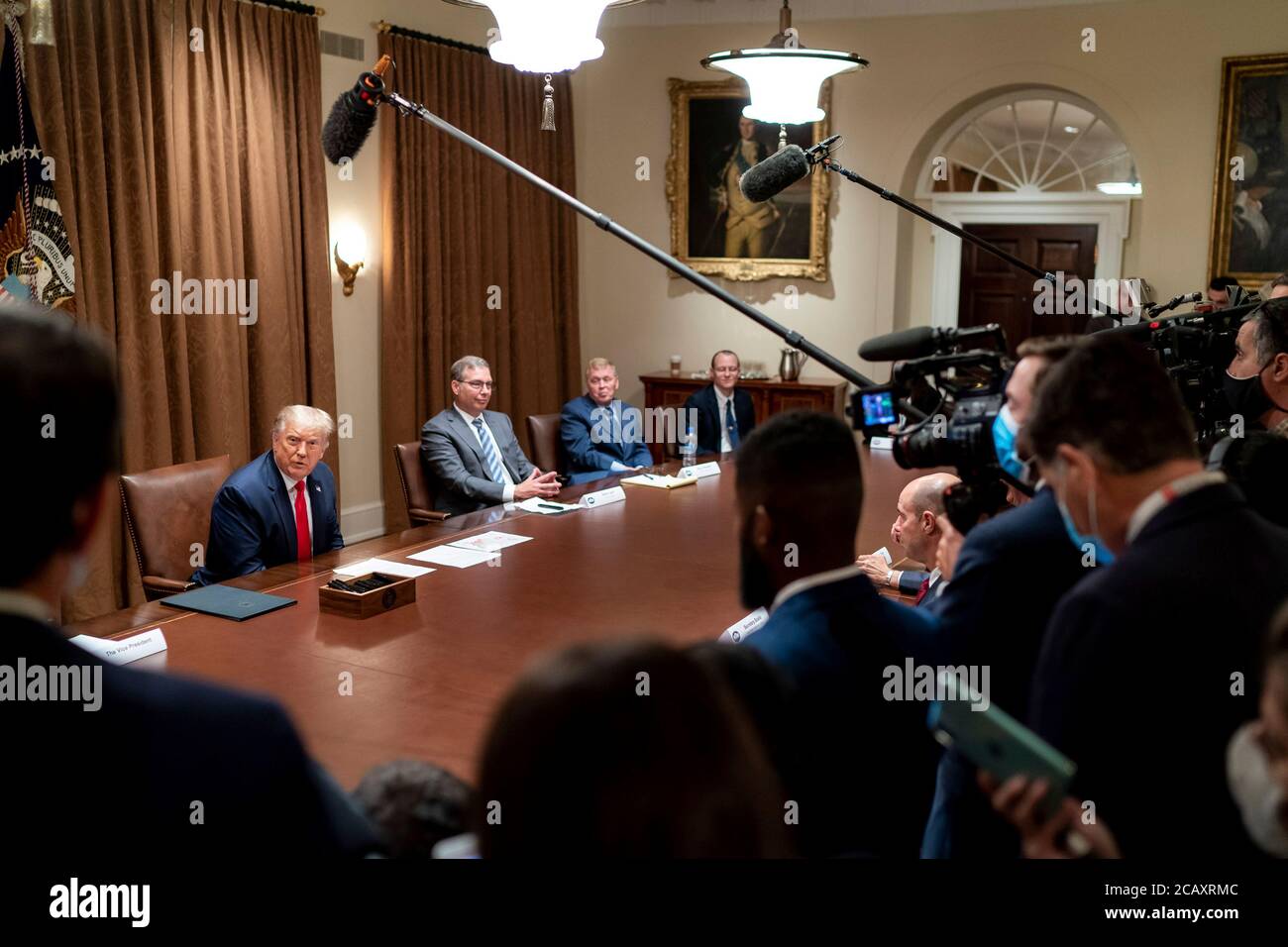 Il presidente degli Stati Uniti Donald Trump durante un incontro con la leadership della National Association of Police Organisations nella Sala del Gabinetto della Casa Bianca 31 luglio 2020 a Washington, DC. Foto Stock
