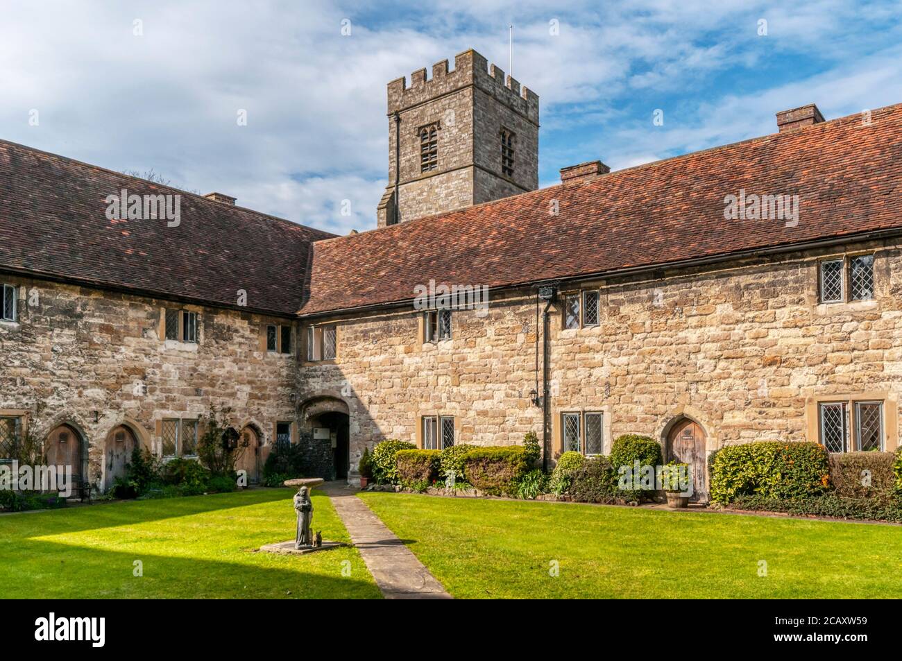 Nuovo college a Cobham Kent. Fonded come college nel 1362 e adattato come almshouses nel 1598. Ora ancora in uso come alloggio protetto per gli anziani. Foto Stock