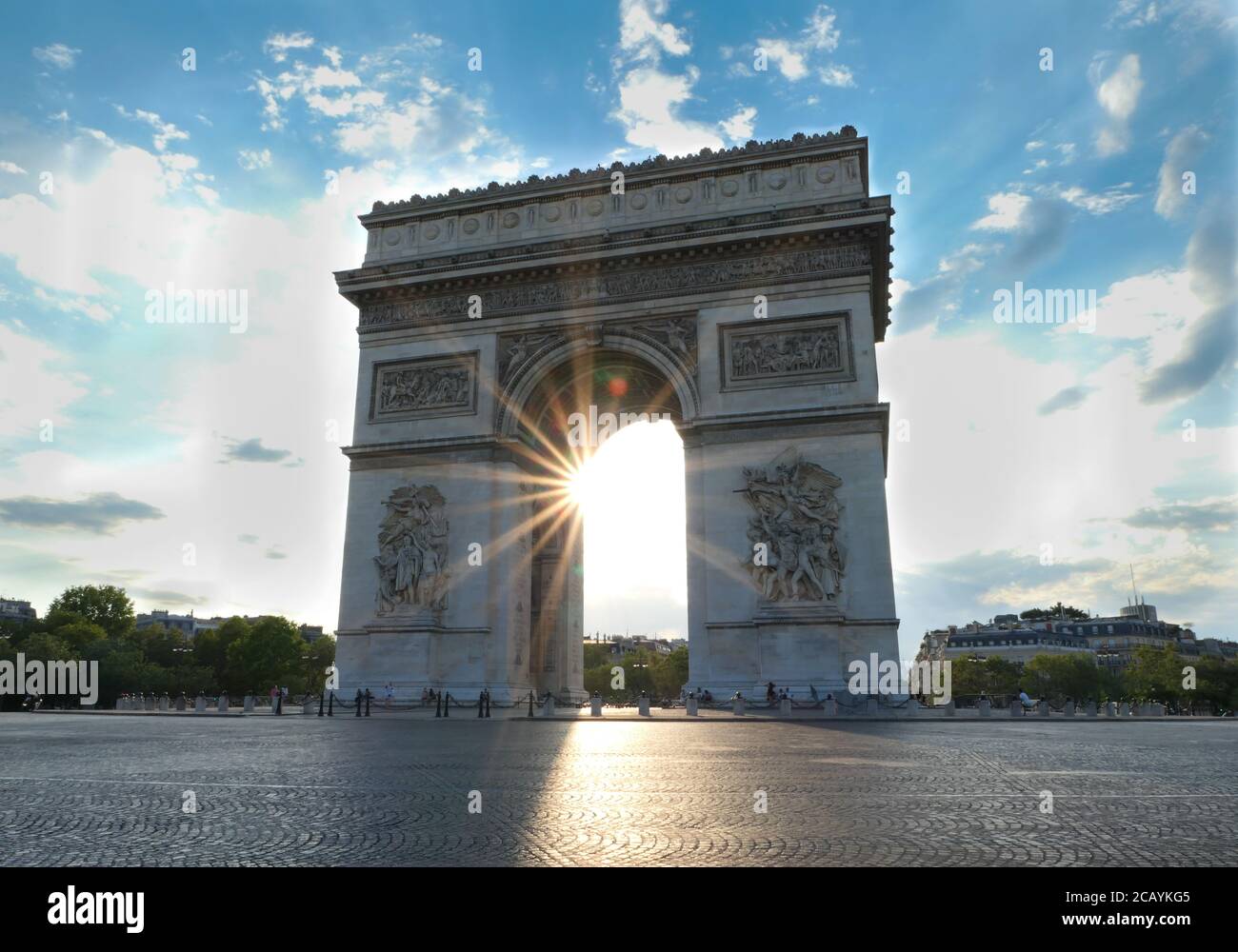 Parigi, Francia. Agosto 08. 2020. Monumento storico. Vista dell'arco trionfale. Posizione turistica. Foto Stock