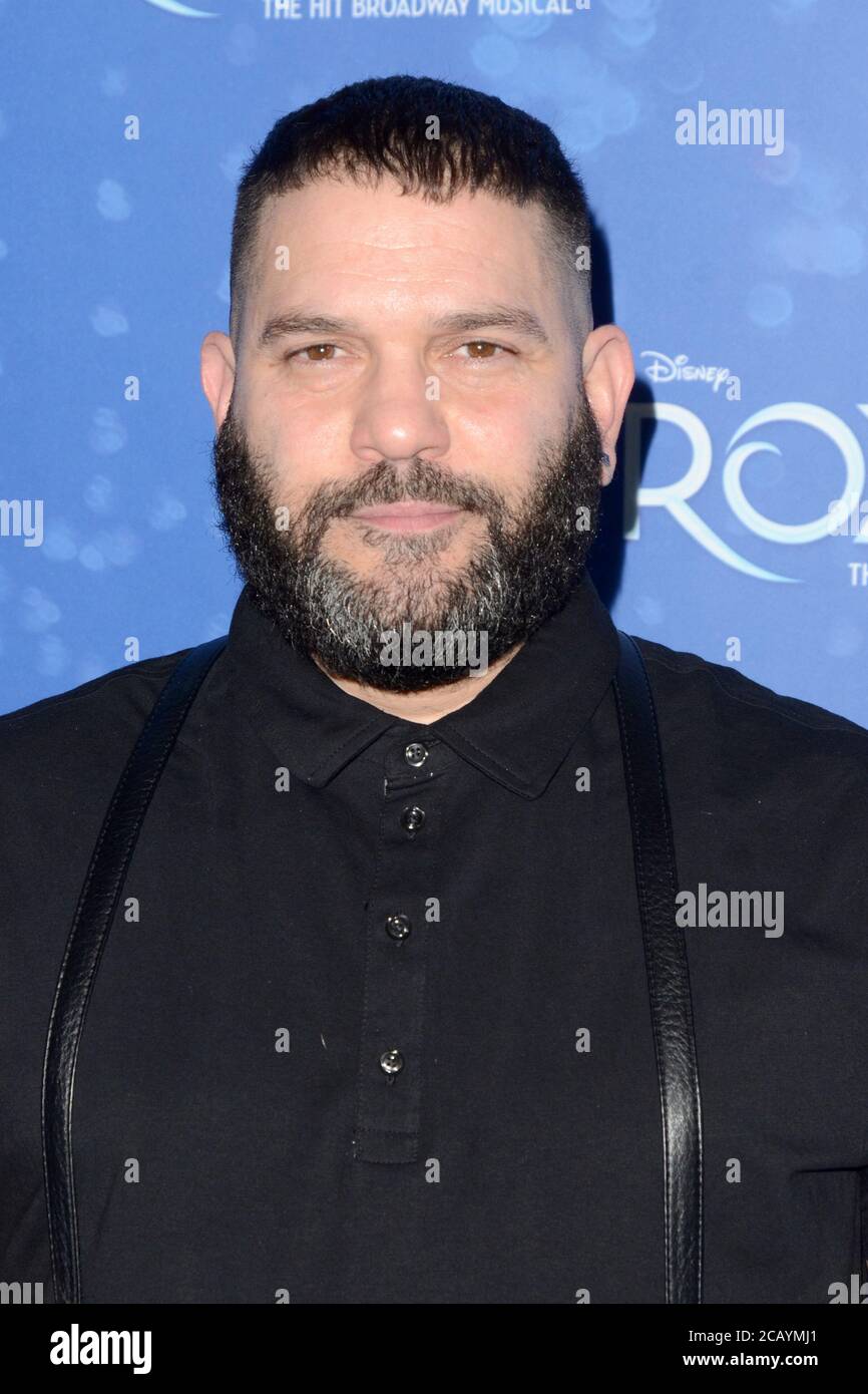 LOS ANGELES - DEC 6: Guillermo Diaz al la Premiere di 'Frozen' al Pantages Theatre il 6 dicembre 2018 a Los Angeles, California Foto Stock