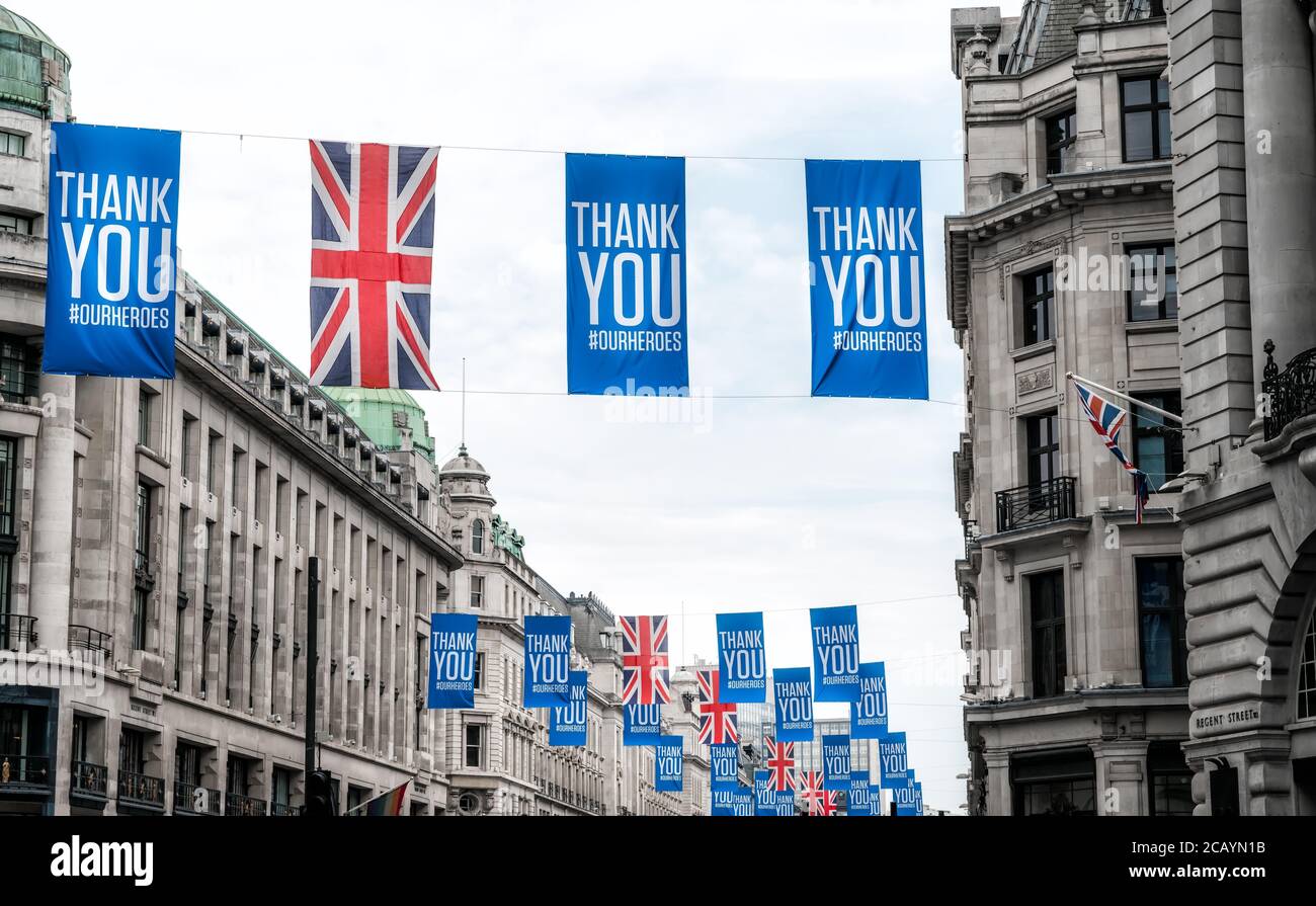 Banner pubblico con grazie al personale di British Medical in risposta a Coronavirus a Londra, Regno Unito Foto Stock