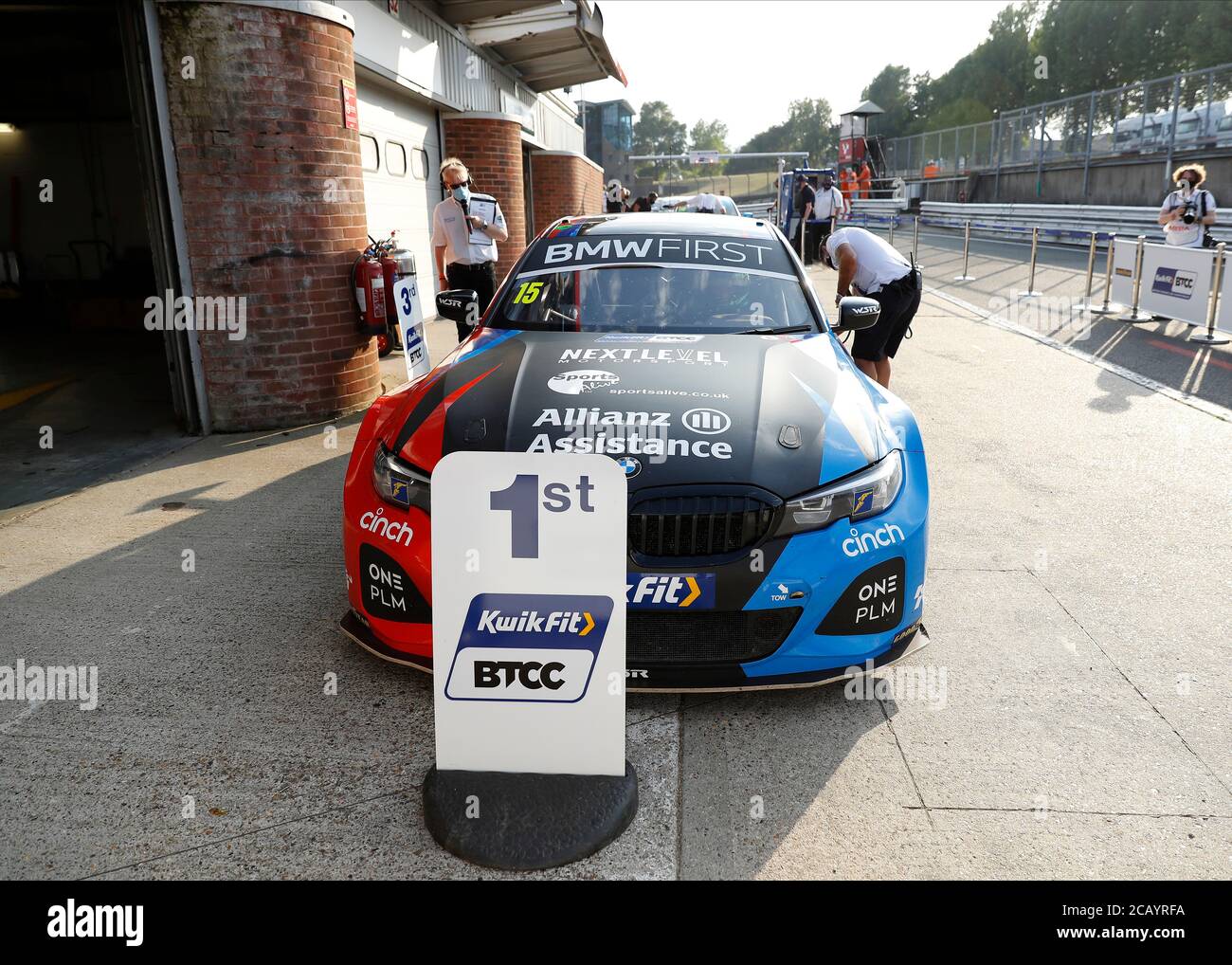 West Kingsdown, Kent, Regno Unito. 09 agosto 2020. Kwik Fit British Touring Car Championship, Tom Olivant nel suo Team BMW 330i M Sport al 1° posto al garage Credit: Action Plus Sports Images/Alamy Live News Foto Stock