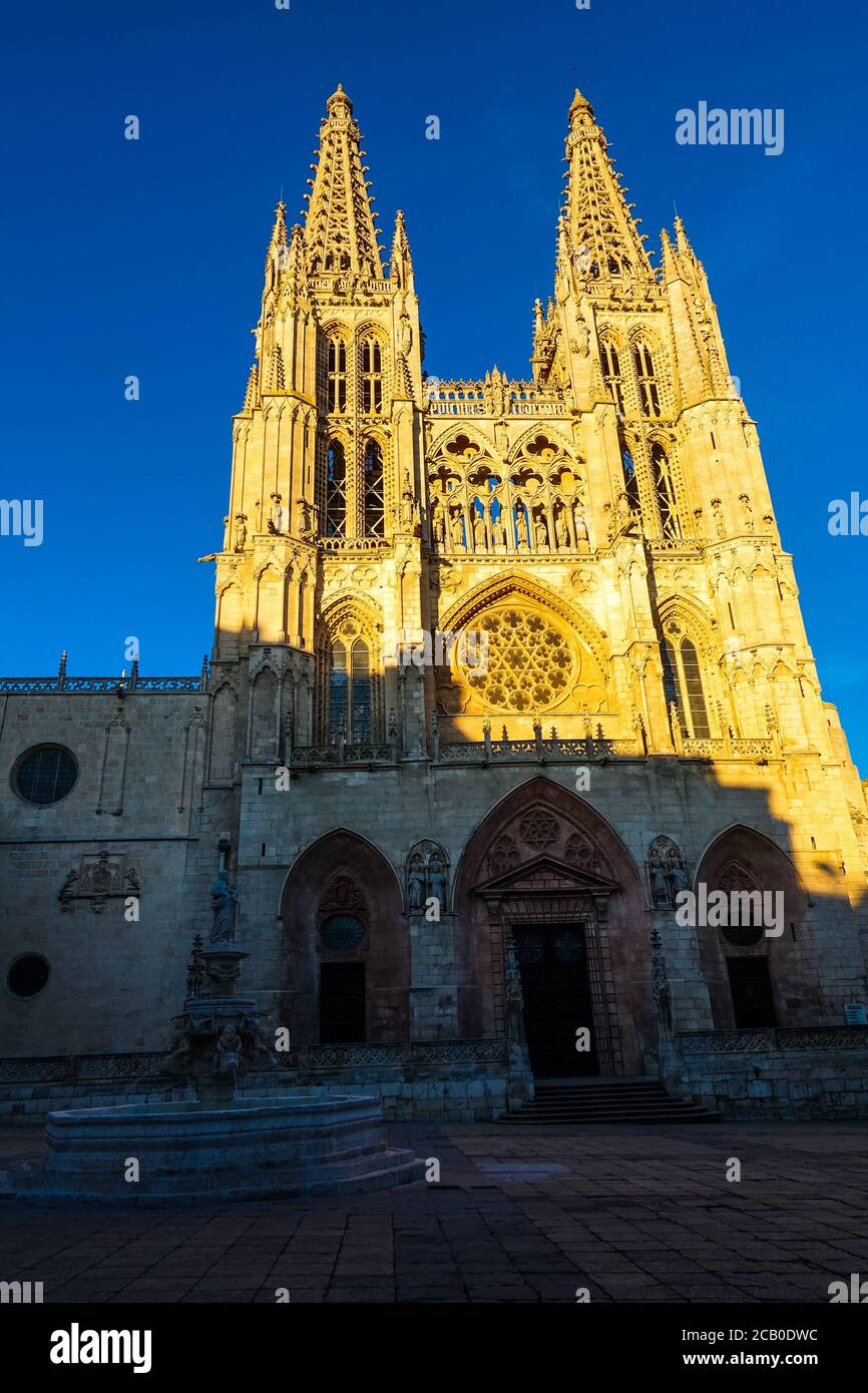 Cattedrale di Santa Maria, Burgos, Castilla, Spagna. - un punto di riferimento sul Camino de Santiago. Foto Stock