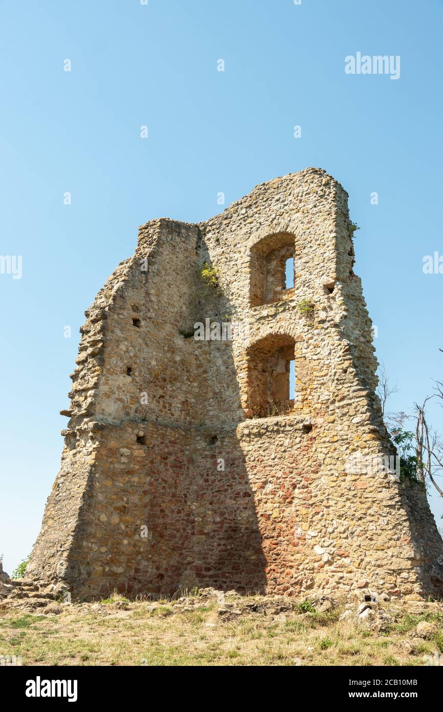 Castello di Schneeburg in cima a Schönberg Foto Stock