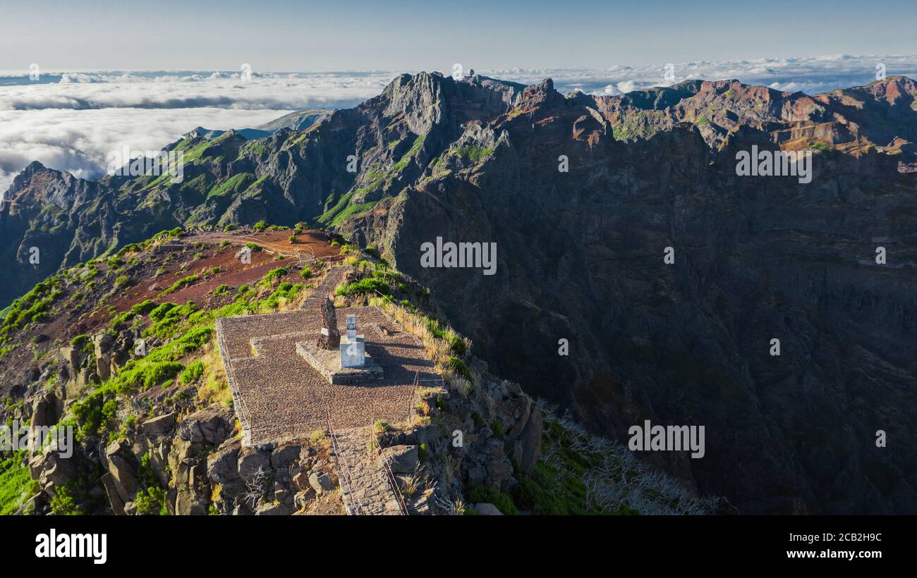 Vista aerea della vetta più alta dell'isola di Madeira, Pico Ruivo. Foto Stock