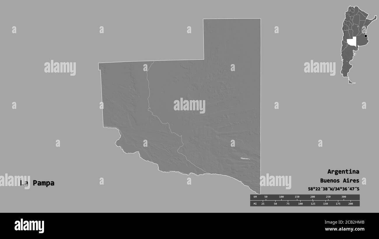 Forma di la Pampa, provincia argentina, con la sua capitale isolata su solido sfondo. Scala della distanza, anteprima della regione ed etichette. Elevazione bilivello Foto Stock