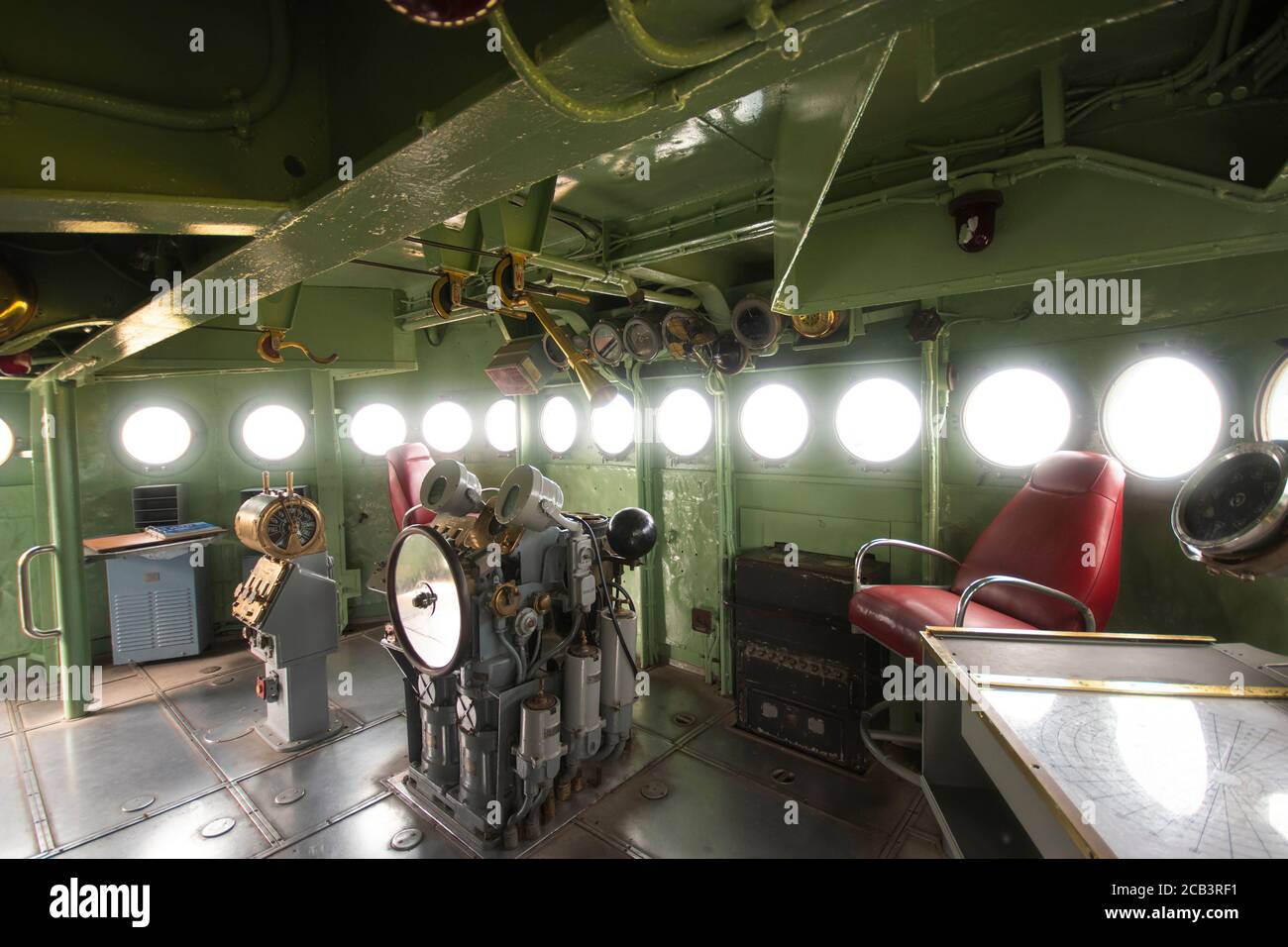 Wilmington, North Carolina USA - Febbraio 11 2020 il ponte della corazzata USS North Carolina di Сaptain, attualmente ormeggiato lungo il fiume Cape Fear a Wilmington, North Carolina. Foto Stock