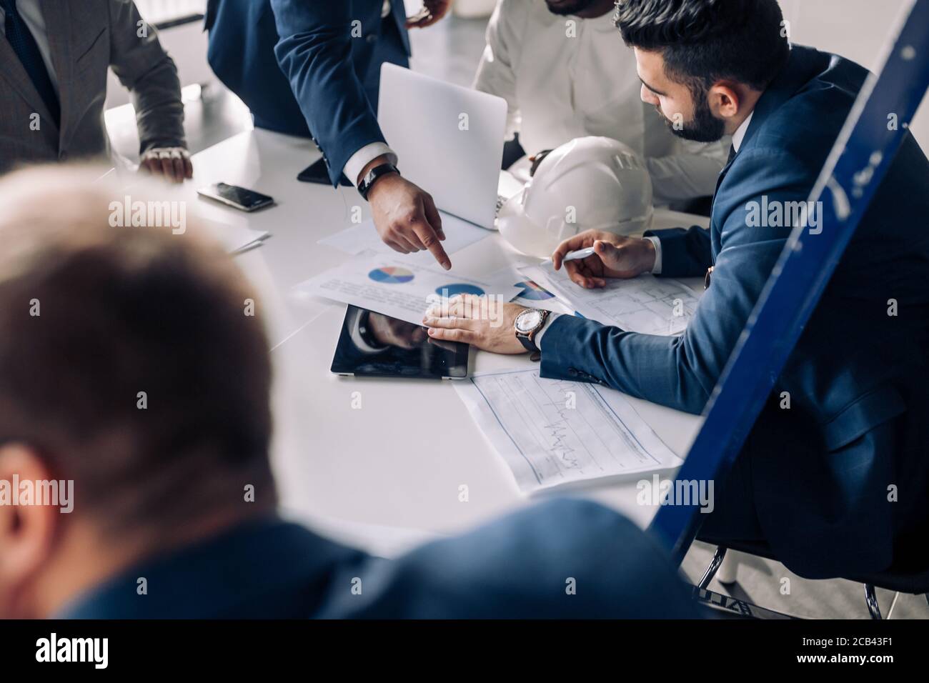 Attivo, competente e rispettosa architetto designer bureau personale, essendo consapevole dei problemi della regione e comunicare costantemente con la constructo Foto Stock