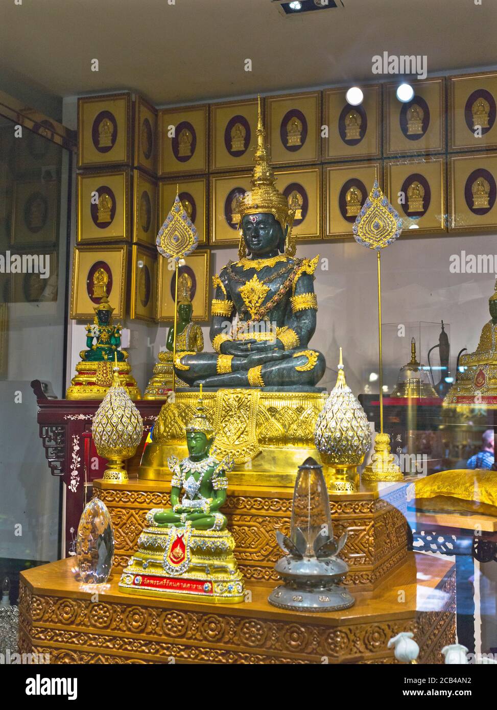 dh Gangaramaya tempio buddista COLOMBO CITTÀ SRI LANKA Templi museo Reliquie sacre del Buddha all'interno Foto Stock