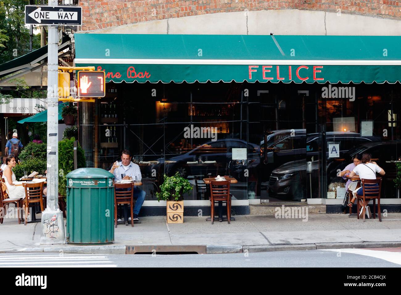 Felice 64, 1166 First Ave, New York, foto del negozio di una catena di ristoranti italiani, e caffè sul marciapiede nell'Upper East Side di Manhattan. Foto Stock