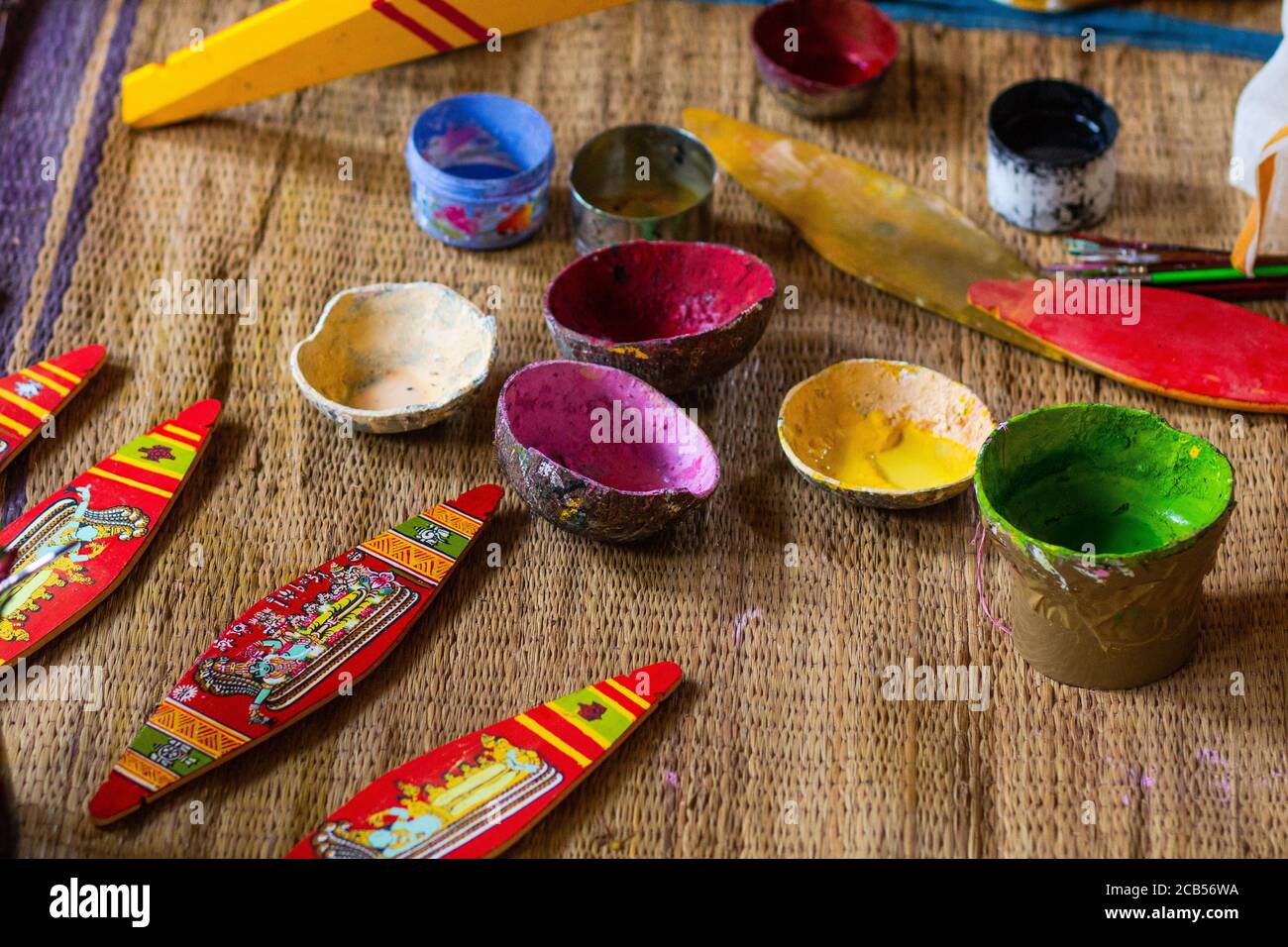 L'arco Ceremoniale, Onavillu. Pittura artigianale delle immagini di dio su prua. E' fatto per rituali annuali al tempio Padmanabha swamy durante il festival di Onam Foto Stock