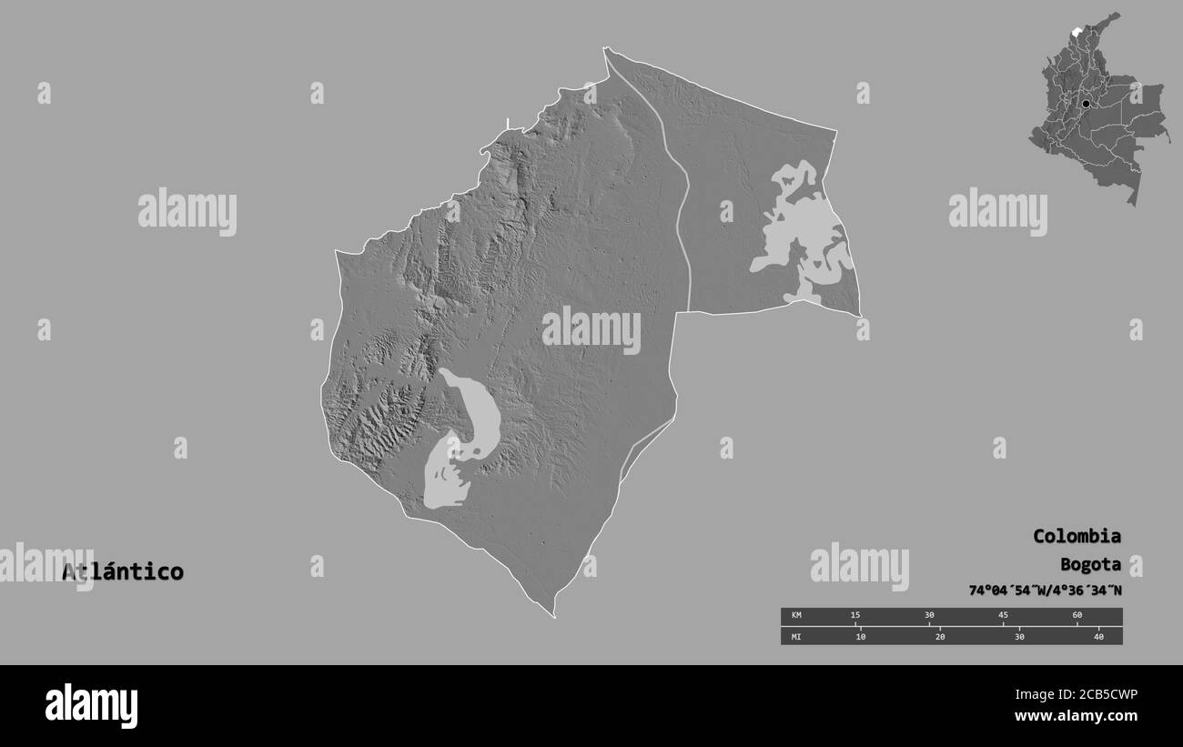 Forma di Atlántico, dipartimento della Colombia, con la sua capitale isolata su solido sfondo. Scala della distanza, anteprima della regione ed etichette. Bilevel elevatio Foto Stock