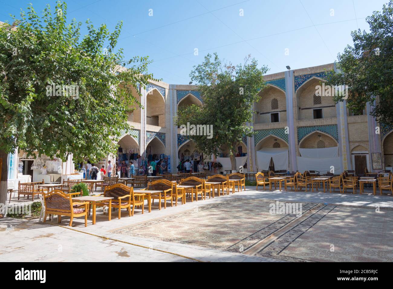 Bukhara, Uzbekistan - Nadir Divanbegi Madrasa a Bukhara, Uzbekistan. Fa parte del centro storico di Bukhara, patrimonio dell'umanità. Foto Stock