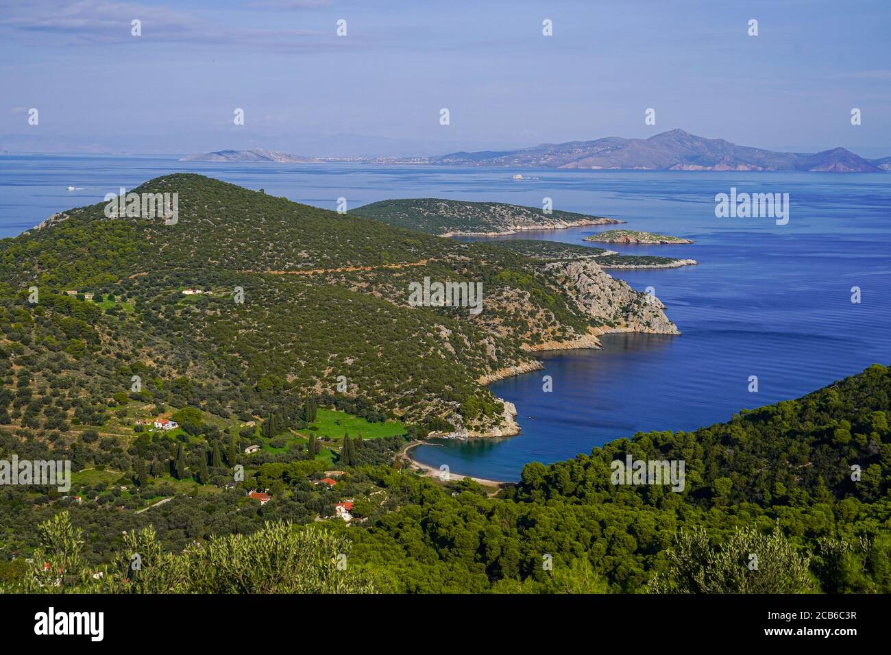 Paesaggio rurale dell'isola greca fotografato a Poros una piccola coppia di isole greche nella parte meridionale del Golfo Saronico, Grecia Foto Stock