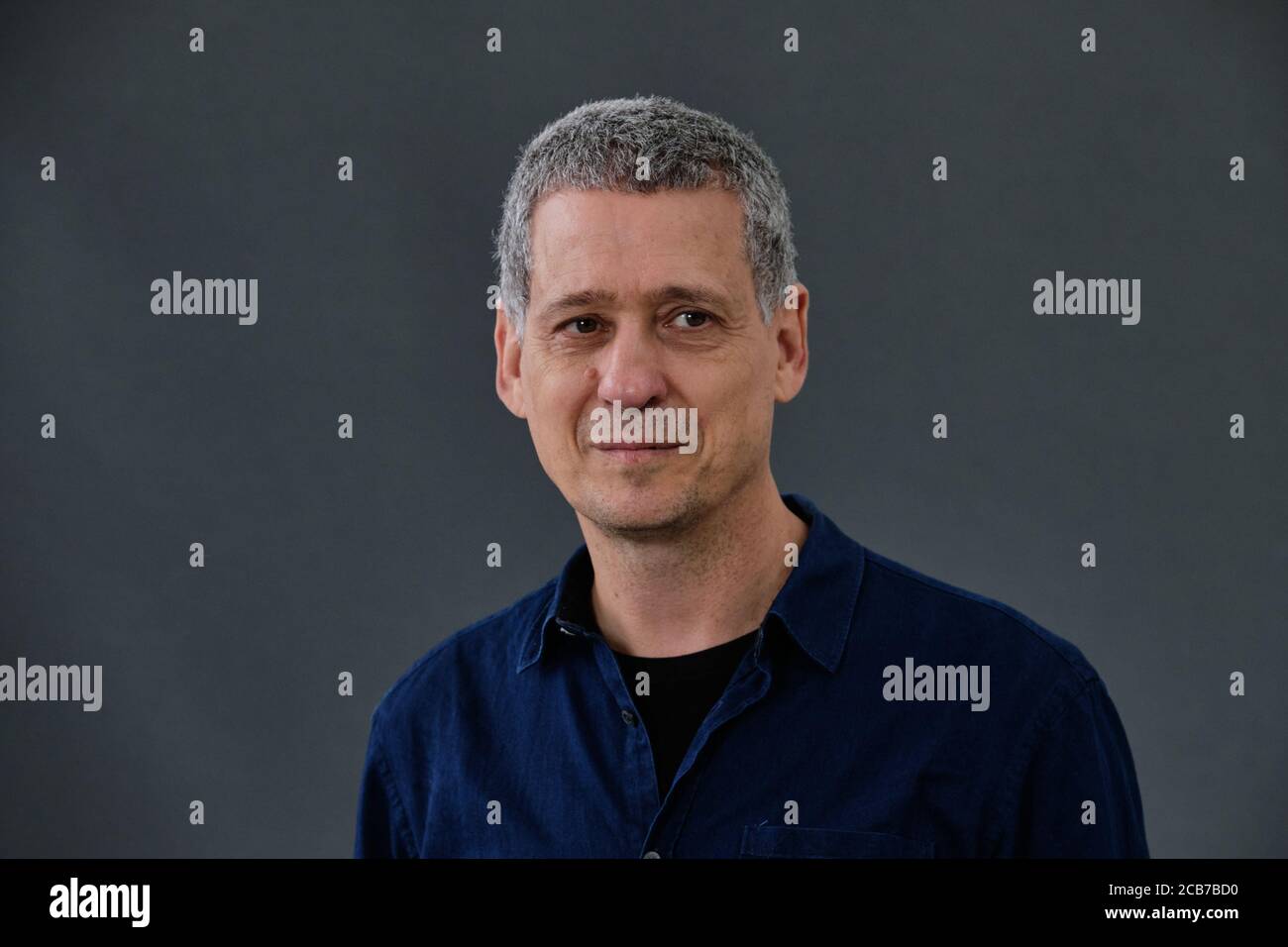 Il giornalista inglese Jeremy Gavron frequenta una fotocellula durante l'anno Festival Internazionale del Libro di Edimburgo 2018 Foto Stock