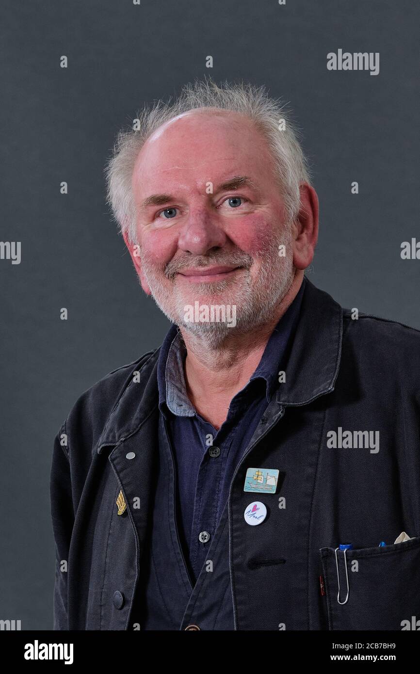 Lo scrittore scozzese Tom Pow partecipa a una fotocellula durante l'anno Festival Internazionale del Libro di Edimburgo 2018 Foto Stock