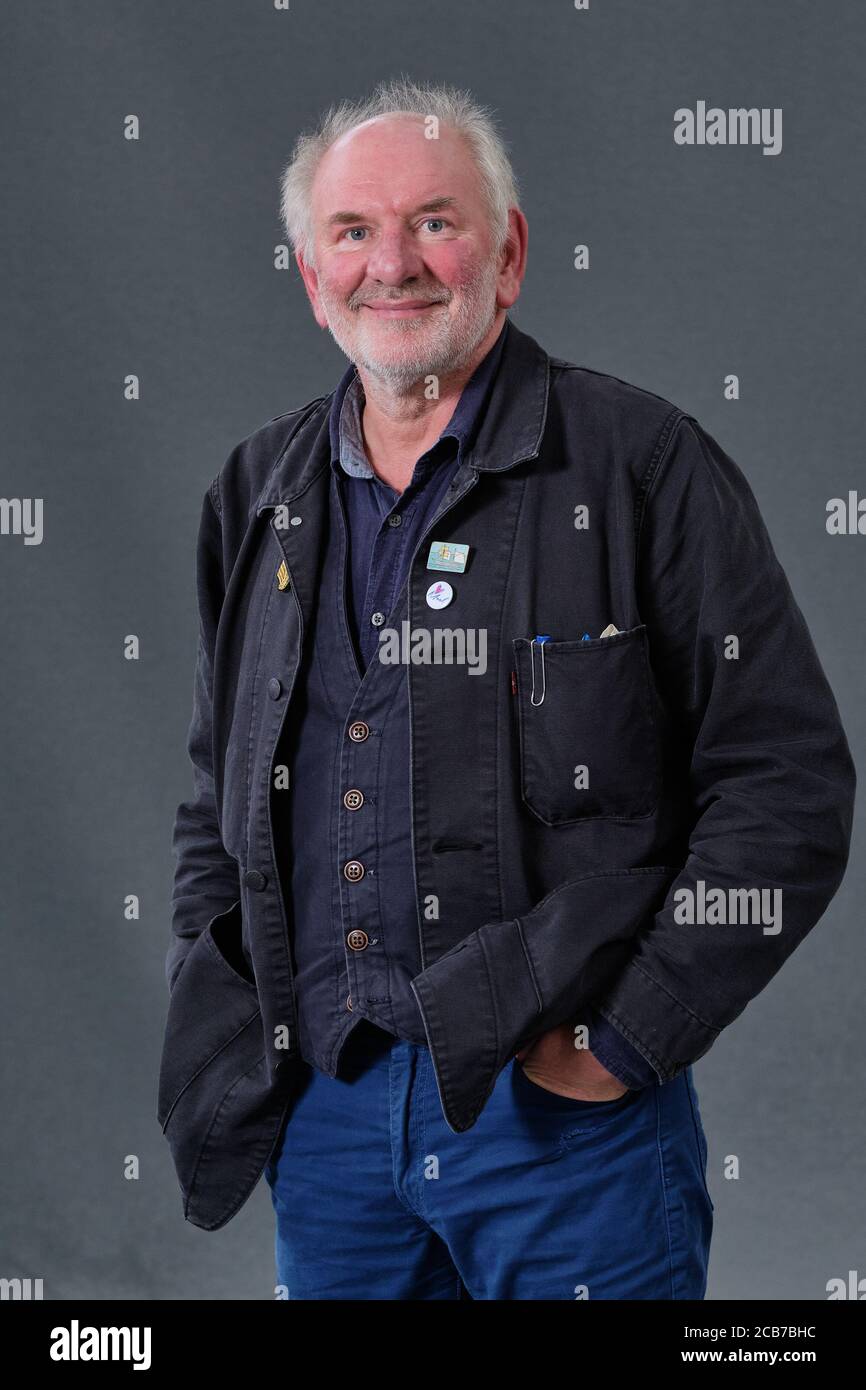 Lo scrittore scozzese Tom Pow partecipa a una fotocellula durante l'anno Festival Internazionale del Libro di Edimburgo 2018 Foto Stock