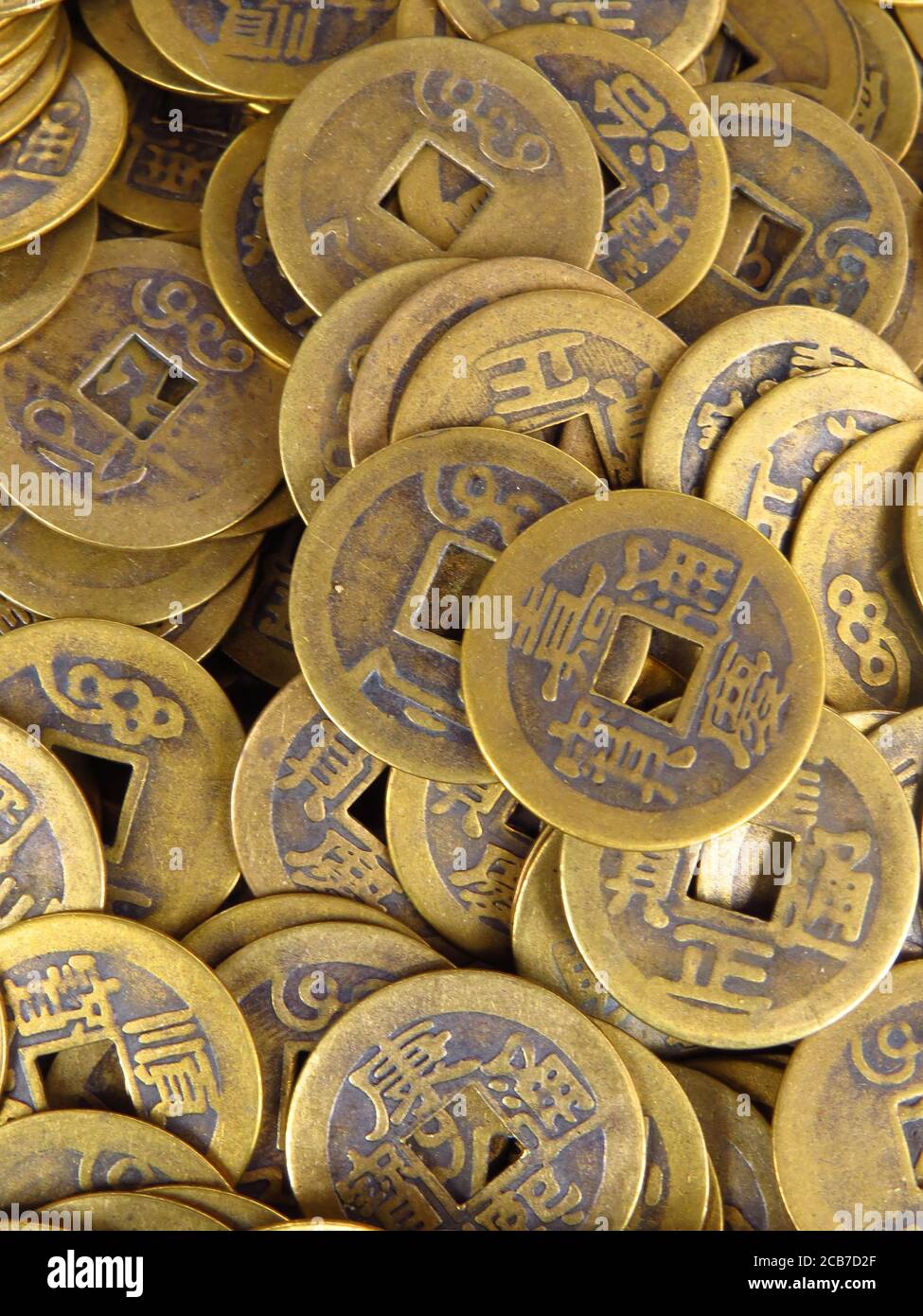 Vecchie monete della Cina immagine stock. Immagine di antico - 28331663