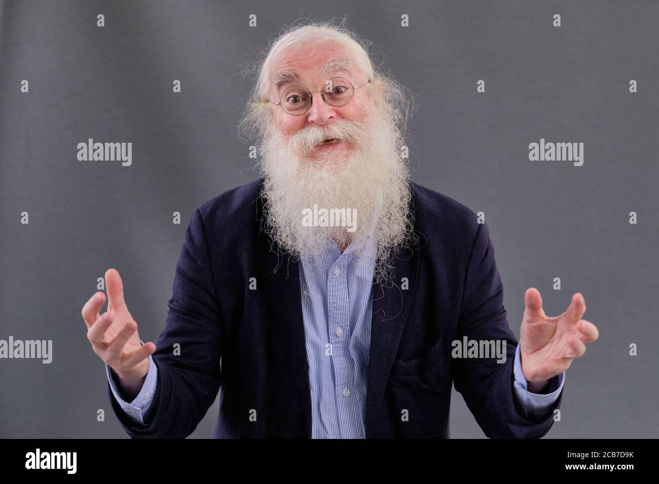 Il filologo e assyriologist britannico Irving Finkel frequenta una fotocellula durante L'annuale Edinburgh International Book Festival 2018 Foto Stock