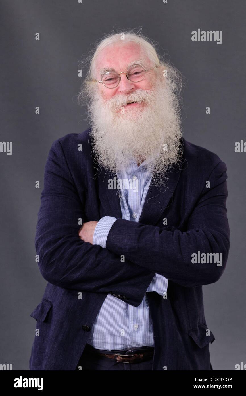 Il filologo e assyriologist britannico Irving Finkel frequenta una fotocellula durante L'annuale Edinburgh International Book Festival 2018 Foto Stock