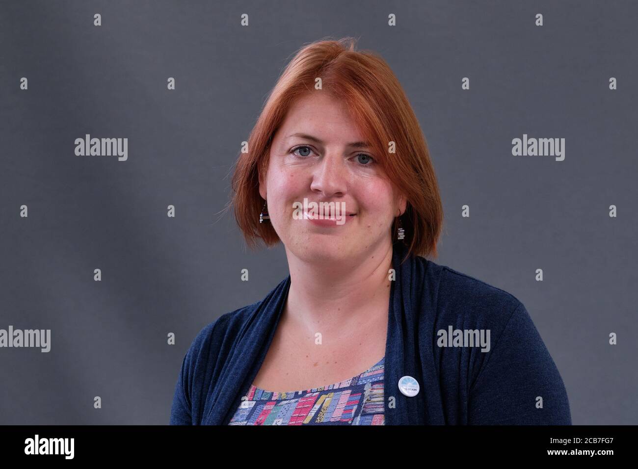 La storica e giornalista Miranda Kaufmann frequenta una fotocellula durante il Festival Internazionale del Libro di Edimburgo 2018 Foto Stock