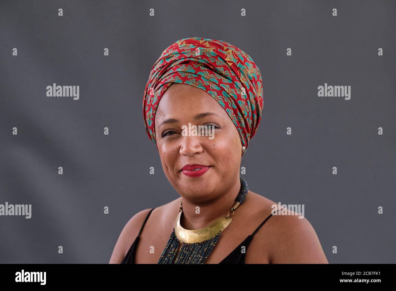 Lo scrittore, giornalista e produttore keniota Maimouna Joow partecipa a una fotocellula durante l'Edinburgh International Book Festival 2018 Foto Stock