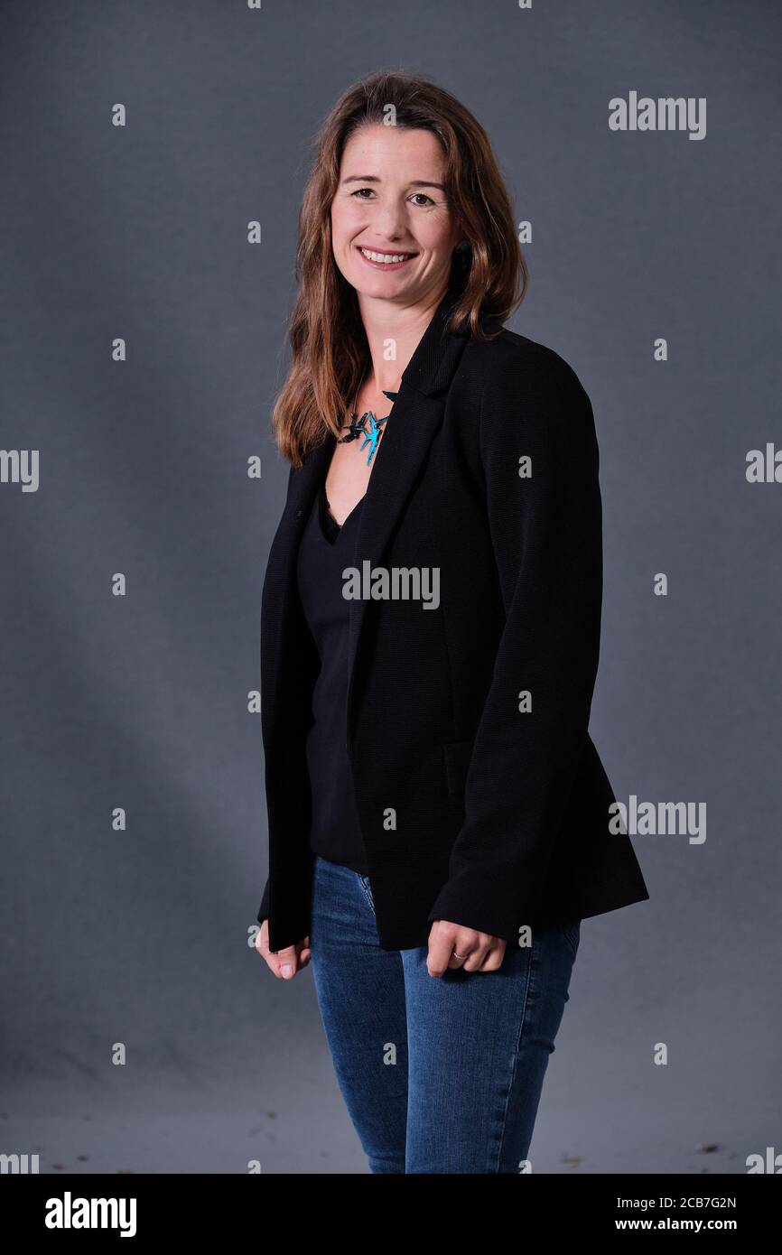 Lo scrittore britannico Rachel Hewitt assiste ad una fotocellula durante la città di Edimburgo Festival Internazionale del Libro 2018 Foto Stock