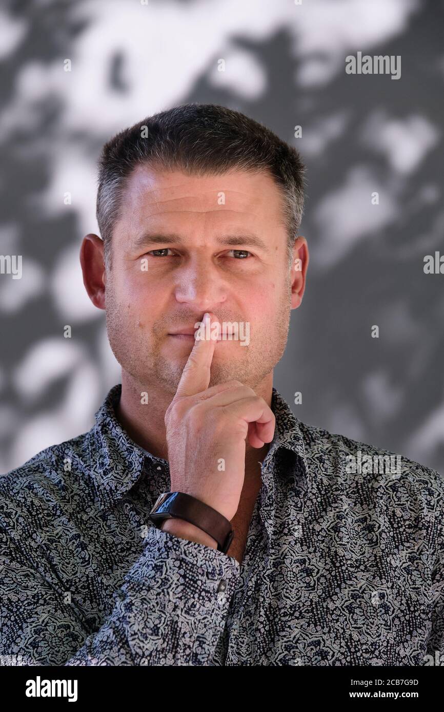 Il romanziere britannico William Sutcliffe frequenta una fotocellula durante l'anno Festival Internazionale del Libro di Edimburgo 2018 Foto Stock