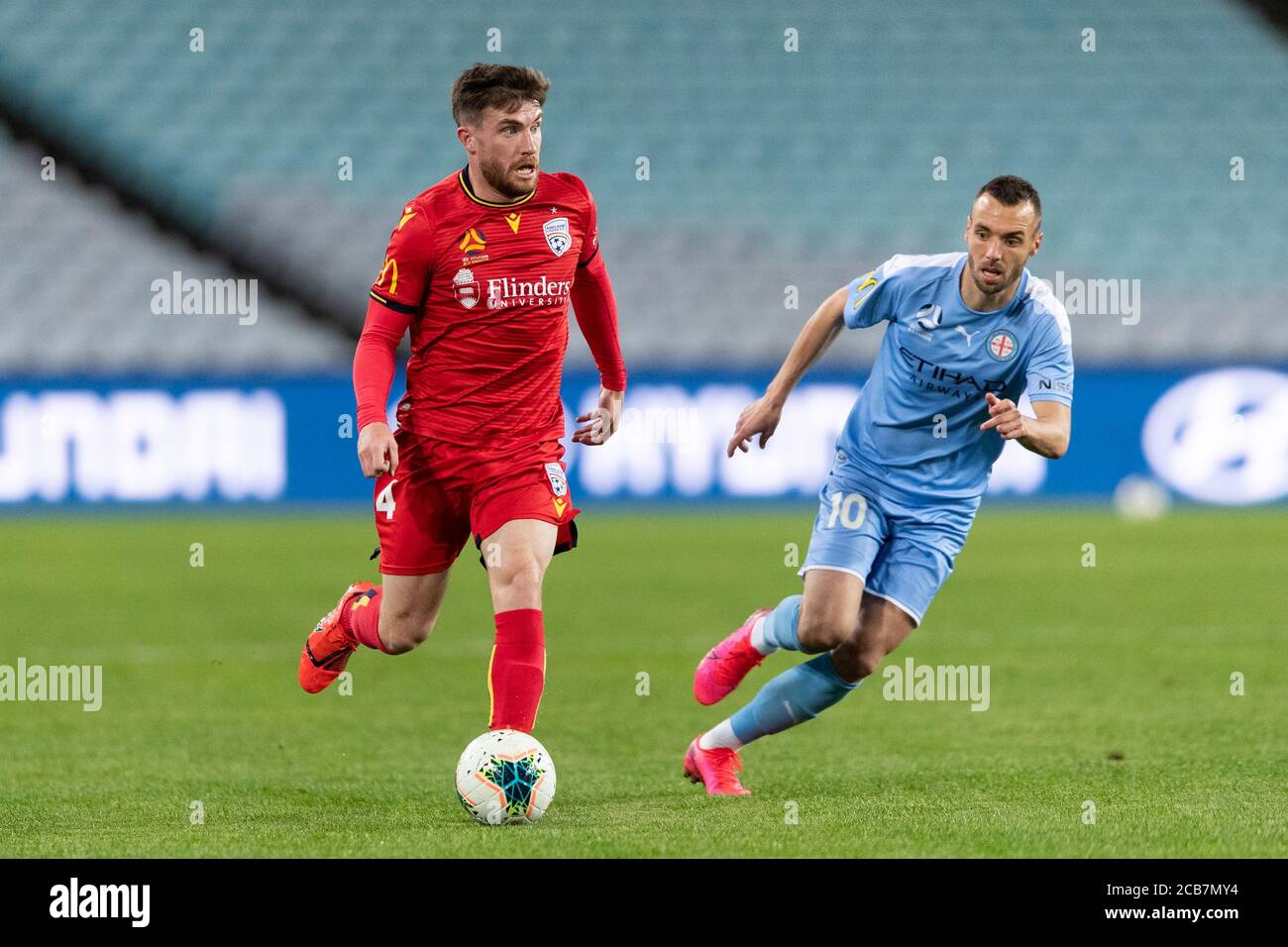 Sydney, Australia. 11 Agosto 2020. Adelaide United Defender Ryan Strain (4) vuole passare durante la partita della Hyundai A League tra Melbourne City e Adelaide United all'ANZ Stadium di Sydney, Australia, il 11 agosto 2020. Foto di Peter Dovgan. Solo per uso editoriale, è richiesta una licenza per uso commerciale. Nessun utilizzo nelle scommesse, nei giochi o nelle pubblicazioni di un singolo club/campionato/giocatore. Credit: UK Sports Pics Ltd/Alamy Live News Foto Stock