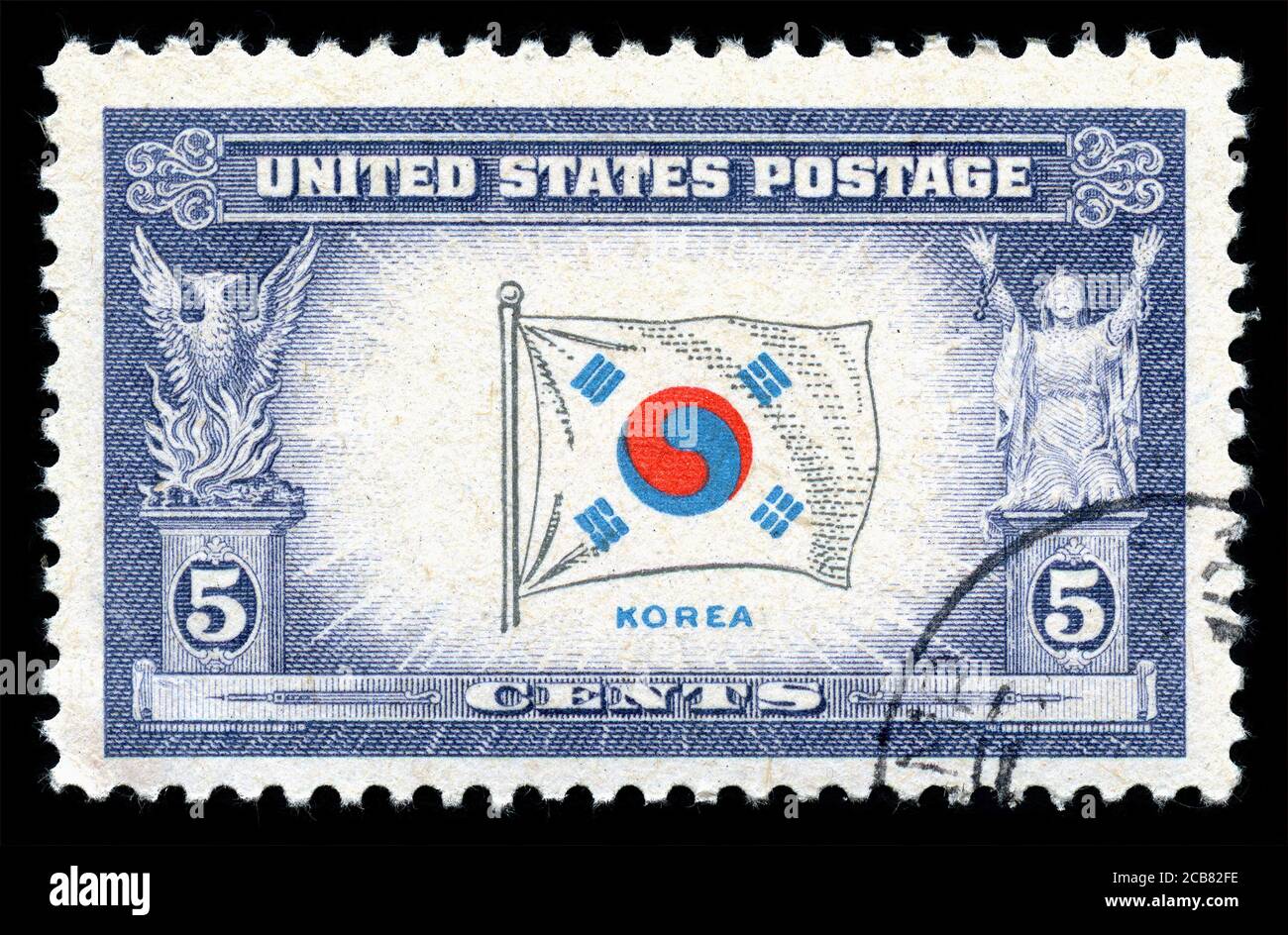 Londra, UK, Febbraio 19 2018 - Vintage 1943 USA ha annullato il francobollo mostrando una bandiera della Corea del Sud francobollo raccogliendo foto d'inventario Foto Stock