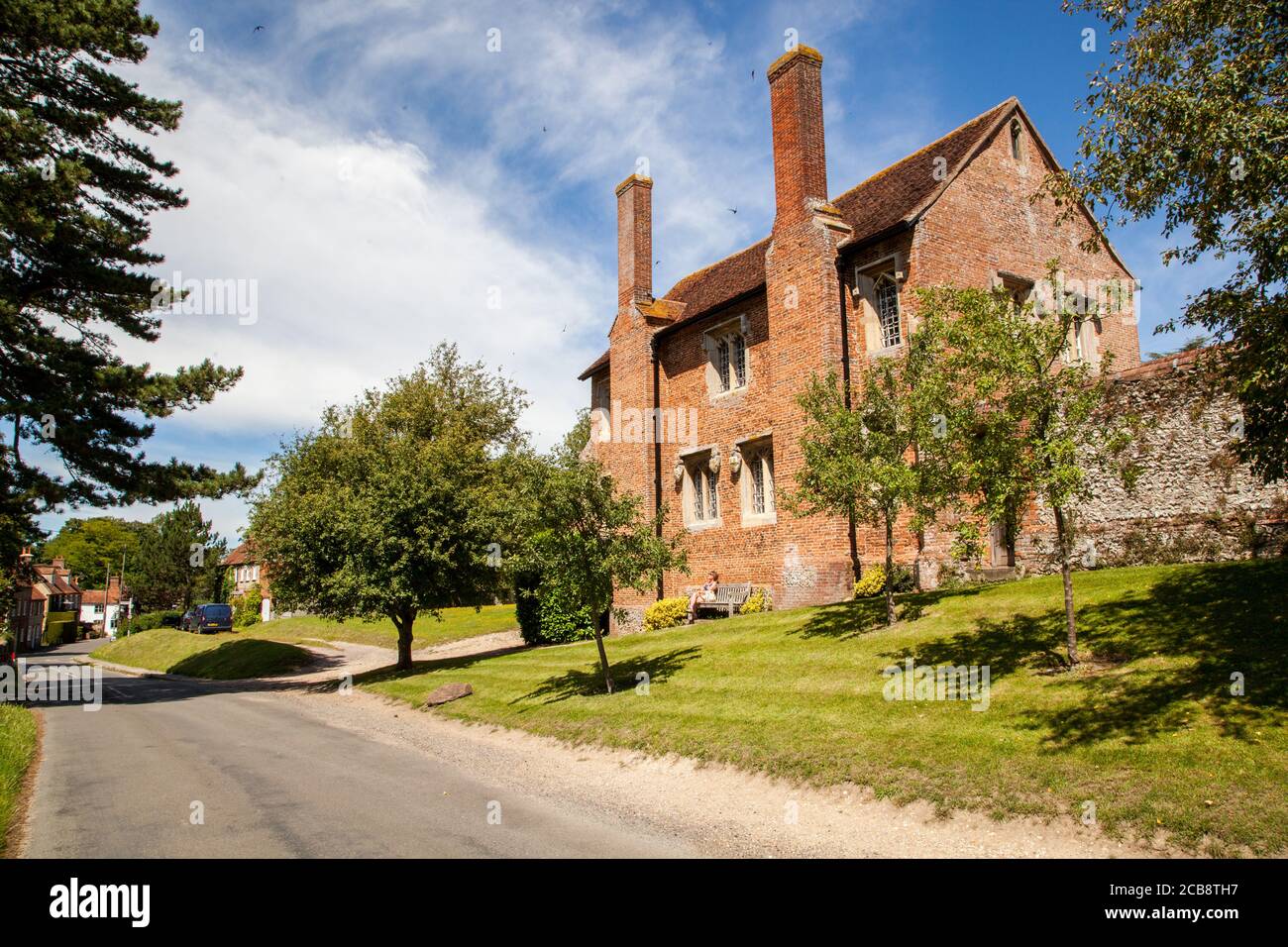 La scuola medievale del villaggio di Ewelme Oxfordshire fondata nel 1437 il Il più antico edificio scolastico funzionante del paese. Fondato da Alice Chaucer Foto Stock