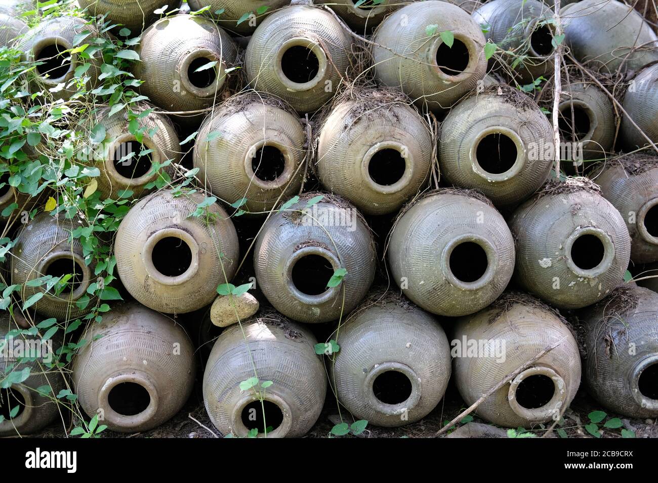 vecchio vaso in ceramica pile. terracotta in terracotta Foto Stock