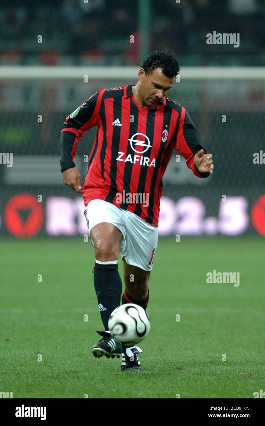 Milano Italia, 16 marzo 2006, Stadio Sansiro, 'Notte di Stelle' Demetrio Albertini's football arrivewell match , AC Milan - FC Barcelona : Ruud Gullit in azione durante la partita Foto Stock