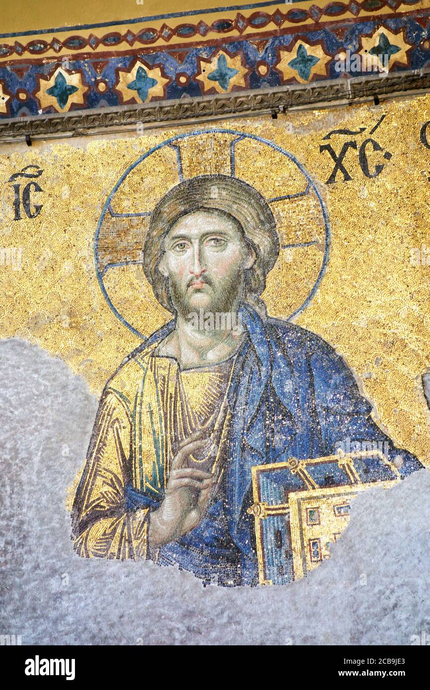 Il mosaico di Deësis, antica arte cristiana raffigurante Cristo, nella galleria superiore all'interno di Hagia Sophia. Istanbul. Turchia. Foto Stock